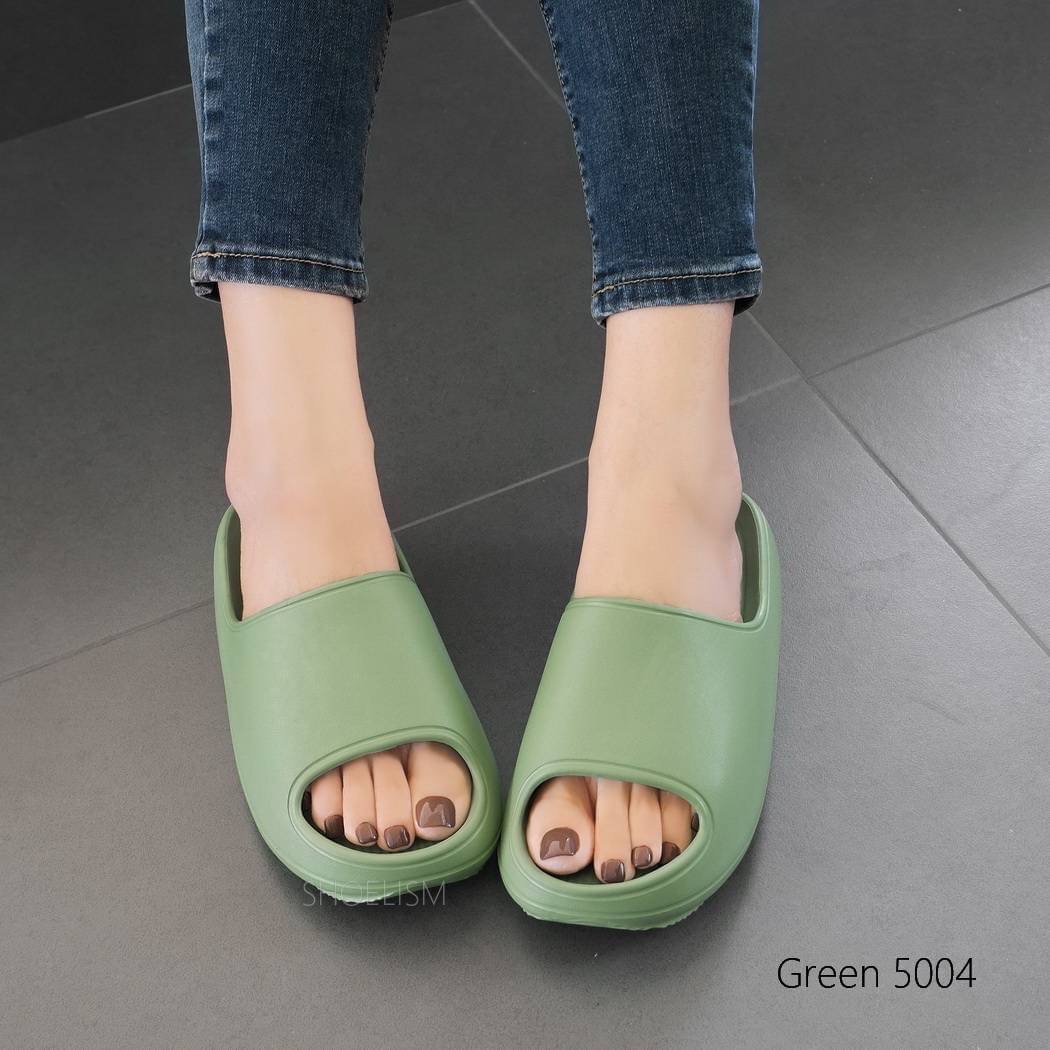 รองเท้าลำลอง แบบสวม เพื่อสุขภาพ หนังนิ่มมาก พื้นนิ่ม ทรงสวย พื้นกันลื่นอย่างดี ใส่สบาย พร้อมส่งคร้า กันลื่นแน่นอน ใส่เดินในบ้าน นอกบ้าน ล้างพื้นมีตัวดูดพื้น ไม่ต้องกลัวลื่นอีกต่อไป