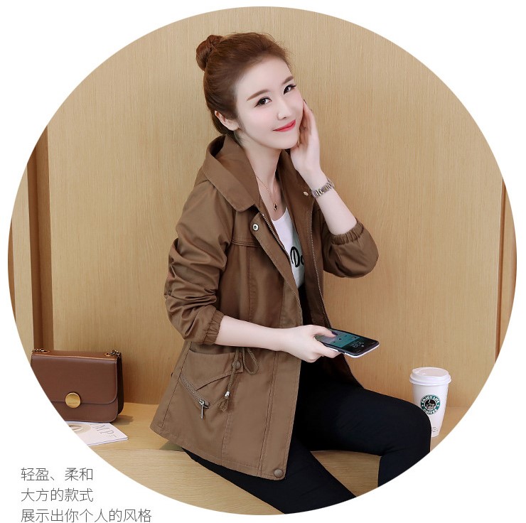 เสื้อกันหนาวแฟชั่นนำเข้า : เสื้อกันหนาวแฟชั่น พร้อมส่ง สีกาแฟ แขนยาว จั๊มปลายแขน มีฮูทสุดเก๋ แต่งกระเป๋า 2 ข้างใช้งานได้เก๋ งานสวยเหมือนแบบแน่นอนค่ะ หน้าหนาวปีนี้พลาดไม่ได้เลยนะคะ