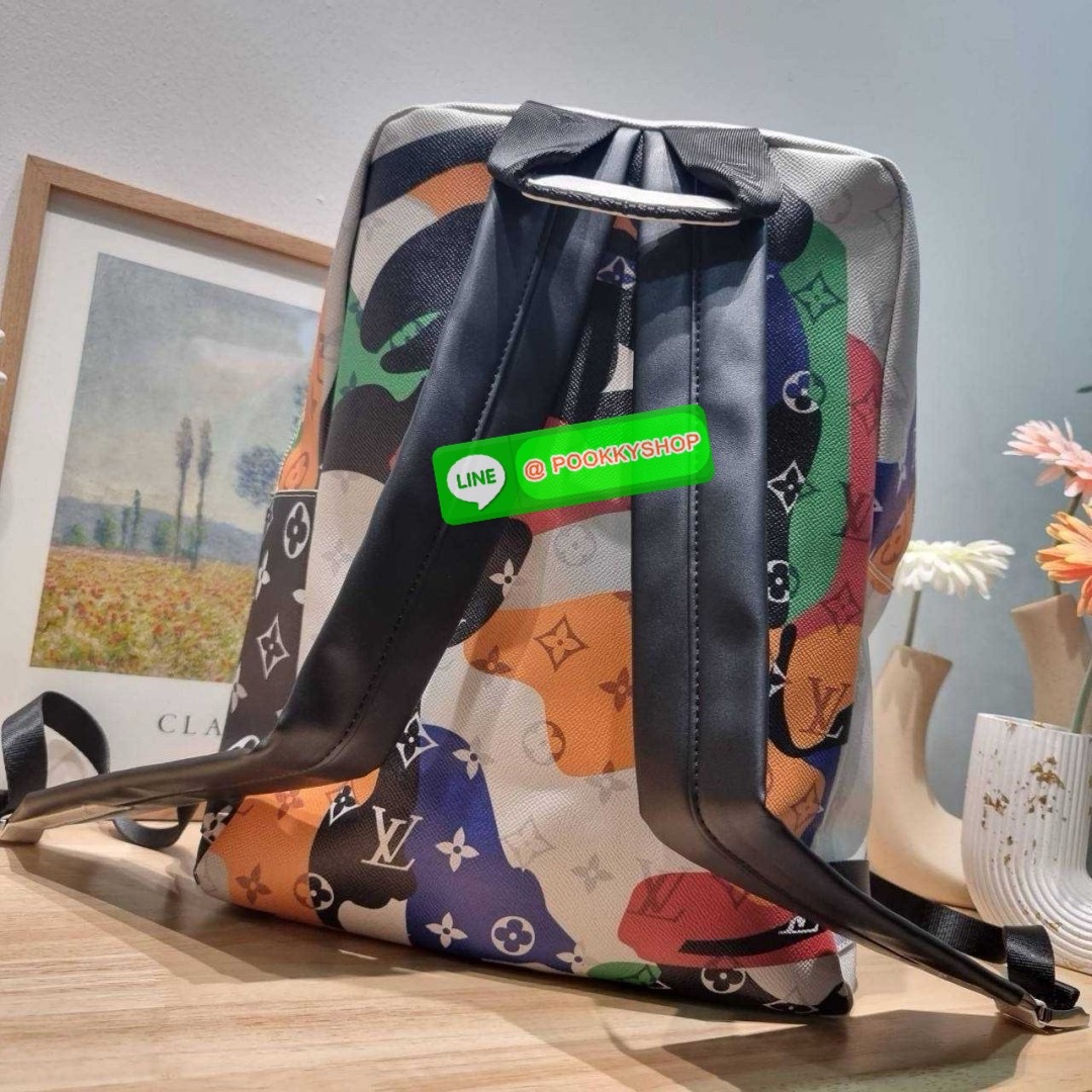 LV discovery backpack 🔆 Details ไอเท็มใหม่ 2023 ให้หนุ่มๆได้ใจสั่น กับกระเป๋าเป้สุดคูล ดีไซน์ลวดลายโดดเด่น ไม่ซ้ำใคร สีสันตกแต่งได้ลงตัว ใช้งานง่ายด้วยซิป ด้านหน้ามีช่องให้หนึ่งช่อง สายสะพายปรับได้อีกเล็กน้อย ภายในโล่งกว้างมาก มีช่องย่อยให้ เรียกไ