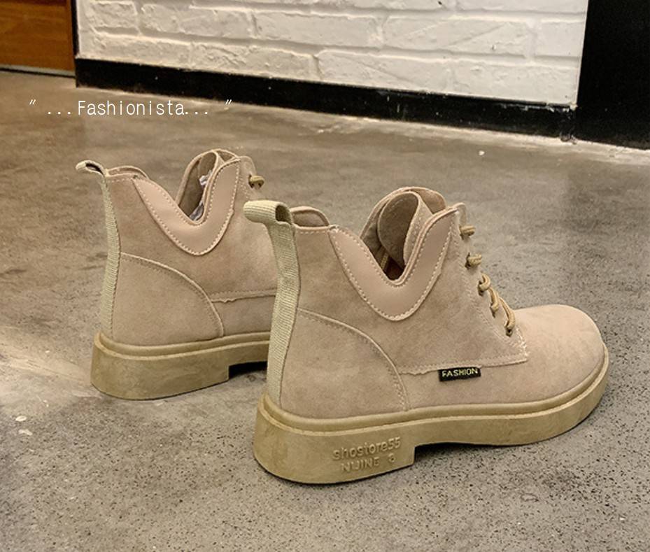 แบบมาใหม่ งานสวยเว่อร์ๆ !! รองเท้าบู้ททรงสั้นหุ้มข้อ พื้นหนา 3 c.m. วัสดุหนังสักกะหราดเนื้อหนาขึ้นทรง ดีไซน์ผ่าข้างเก๋ๆ ใส่นุ่มสบายเดินไม่เมื่อยจ้า งานจริงสวยมากกกไม่จกตา รูปถ่ายจากสินค้าขายจริง 100% สาวกบู้ทใครไม่สั่งคู่นี้พลาดมาก!!