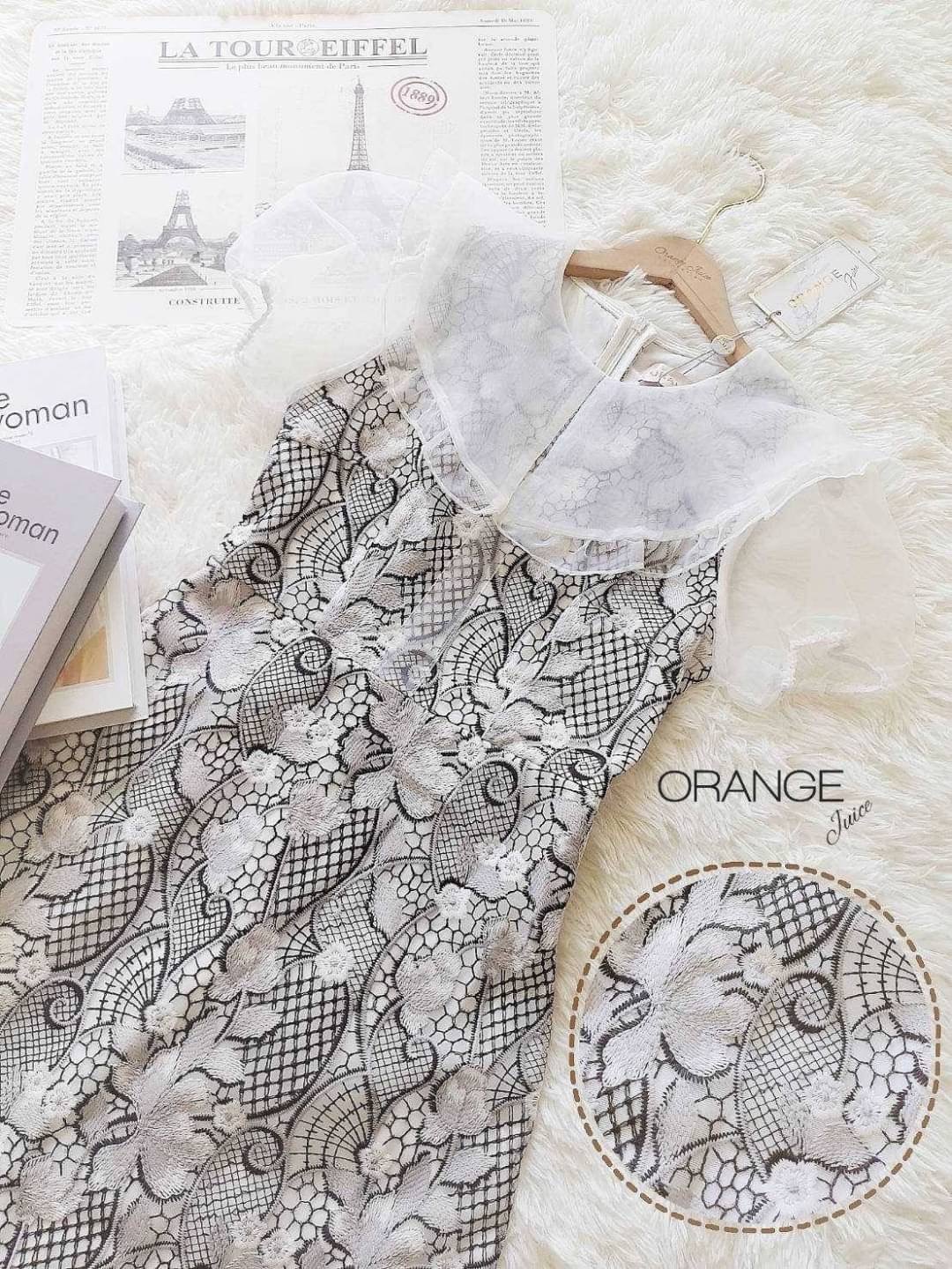 NEW ARRIVALS By Orange Juice Maxi เดรสยาวลูกไม้ทูโทน คอแต่งระบาย