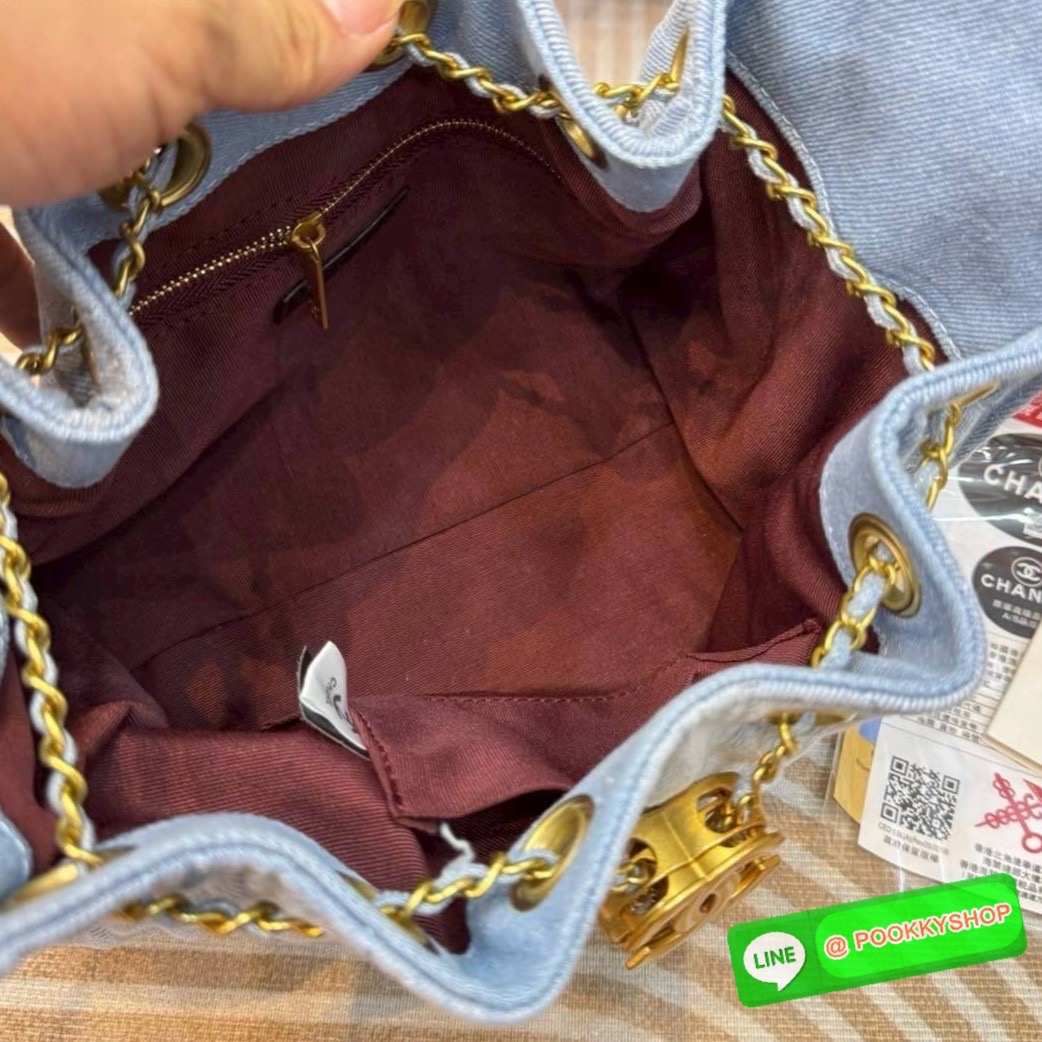 🕊️ พร้อมส่ง | CHANEL 25 Small Handbag กระเป๋าสะพายทรงโฮโบ คอลใหม่ล่าสุด ต้อนรับฤดูกาล SPRING-SUMMER 2025 รูปทรงใช้งานได้จริง จุของได้ ถือเก๋ๆ เอวี่เดย์ลุค บอกเลยว่าดีไซน์เก๋มาก สาวๆ เตรียมพุ่งตัวก่อนใครได้เลย ราคาสุดคุ้มที่นี่ที่เดียวค่า