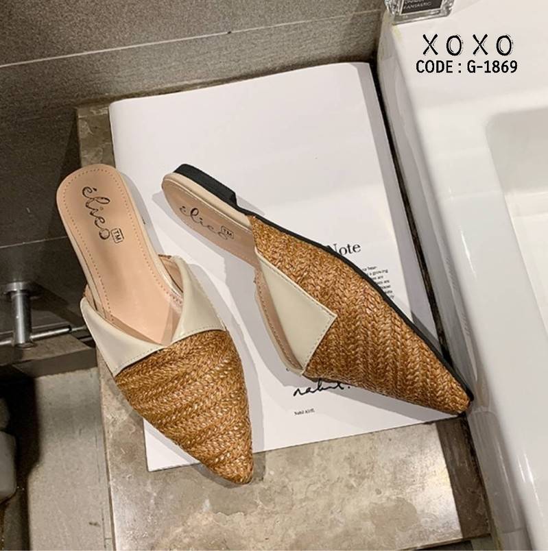 สินค้าพร้อมส่ง งานเกาหลี แตะ ส้นแบน งานสวยน่ารัก วัสดุอย่างดีเป็นงานปอถักสาน ด้านหน้าทรงวี เก็บเรี่ยวขา สวมใส่แล้วดูเรี่ยวยาว แมส์ชุดง่าย น้ำหนักเบา