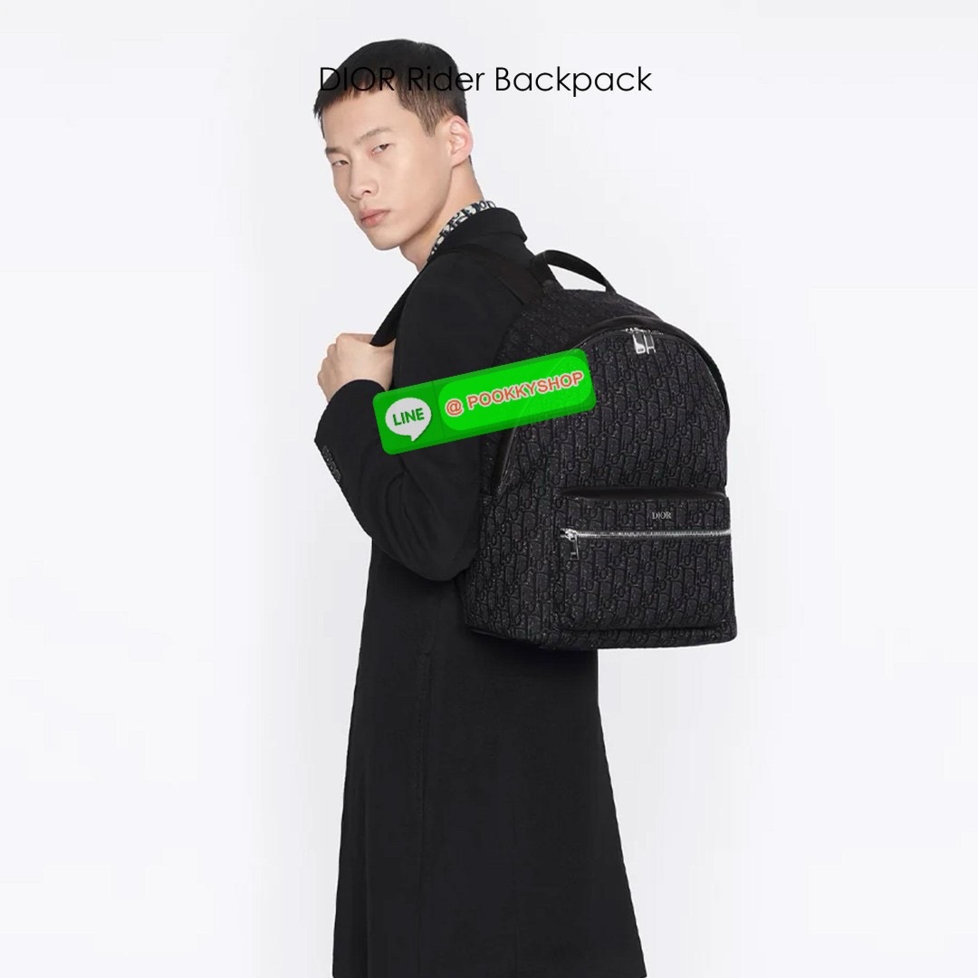 DIOR Rider Backpack Oblique Jacquard กระเป๋าเป้คอลใหม่สวยเด่นเป็นเอกลักษณ์ ด้วยงานผ้าแจ็คการ์ดตามแบบฉบับแบรนด์ที่ทันสมัย Best seller Unisex ของงานเป้จริงๆ ใช้ได้ทั้งหนุ่มๆและสาวๆ