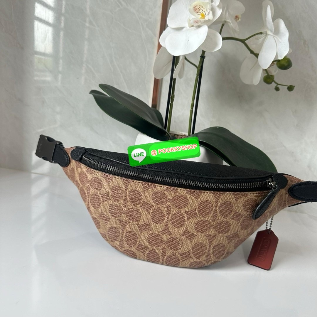 COACH Charter Fanny pack synthetic (C7700) 🔖กระเป๋าคาดอกรุ่นใหม่ไซส์มินิ ขนาดกำลังดี ทรงหล่อ 🔖วัสดุ: แคนวาสตัดสลับหนังแท้ 🔖สายปรับระดับได้ 🔖มี2 ช่องซิป ด้านหน้าและด้านหลัง 🔖ภายในช่องหลักมีช่องใส่ของจุกจิก1ช่อง