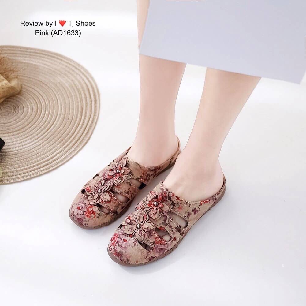 พร้อมส่งรองเท้าเพื่อสุขภาพ ที่ทั่งเกร๋ทั้งน่ารักสุดๆ รองเท้ารุ่นนี้เป็นงานสั่งทำพิเศษ ผ้าลายเกร๋ๆ สวมใส่ง่าย จับแมทกับชุดอะไรก็เกร๋ ทรงสวย พื้นบุนิ่มแถมมีรูระบายอากาศใส่แล้วเท้าไม่อับ ใส่นุ่มเดินสบายมากๆ ส้นยางอย่างดี เป็นรุ่นแนะนำ ซื้อไปรับรองไม่ผิดหวัง