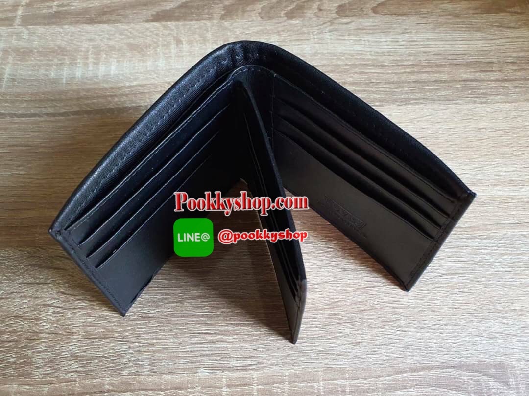 LEVI'S WALLET กระเป๋าสตางค์ทรงสั้นสำหรับคุณผู้ชาย แบบพับสองตอน วัสดุหนังคุณภาพดี ด้านหน้าปั้มโลโก้แบรนด์ ภายในมีช่องใส่ธนบัตรแยกเป็นสัดส่วน ตัวจริงสวยน่าใช้มากค่า