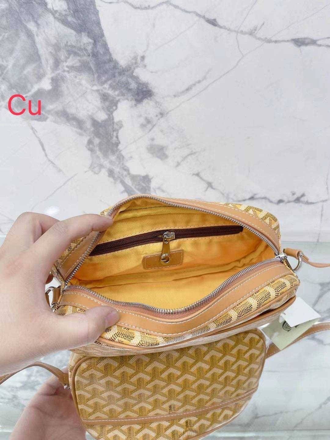 พร้อมส่งค่า Goyard S22 กระเป๋า camera Bag งานHiend คอลเลคชั่นล่าสุด เรียบเเต่หรู ชนชอป รุ่นนี้ใช้ได้ตลอดค่า