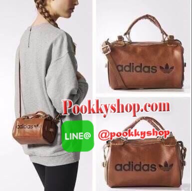 Brand : Adidas Mini Shoulder bag and messger bag 2018 Detail : กระเป๋าสะพายข้างใบเล็กกระทัดรัด แนวsport วัสดุทำด้วยหนังPU นิ่ม น้ำหนักเบา Logo Adidas สกีนทั้ง 2 ข้าง สามารถใช้ได้ทั้งด้านหน้าและด้านหลังเวลาสะพาย ภายในกว้างสามารถเก็บของได้พอสมควร ใส่กระเป๋า