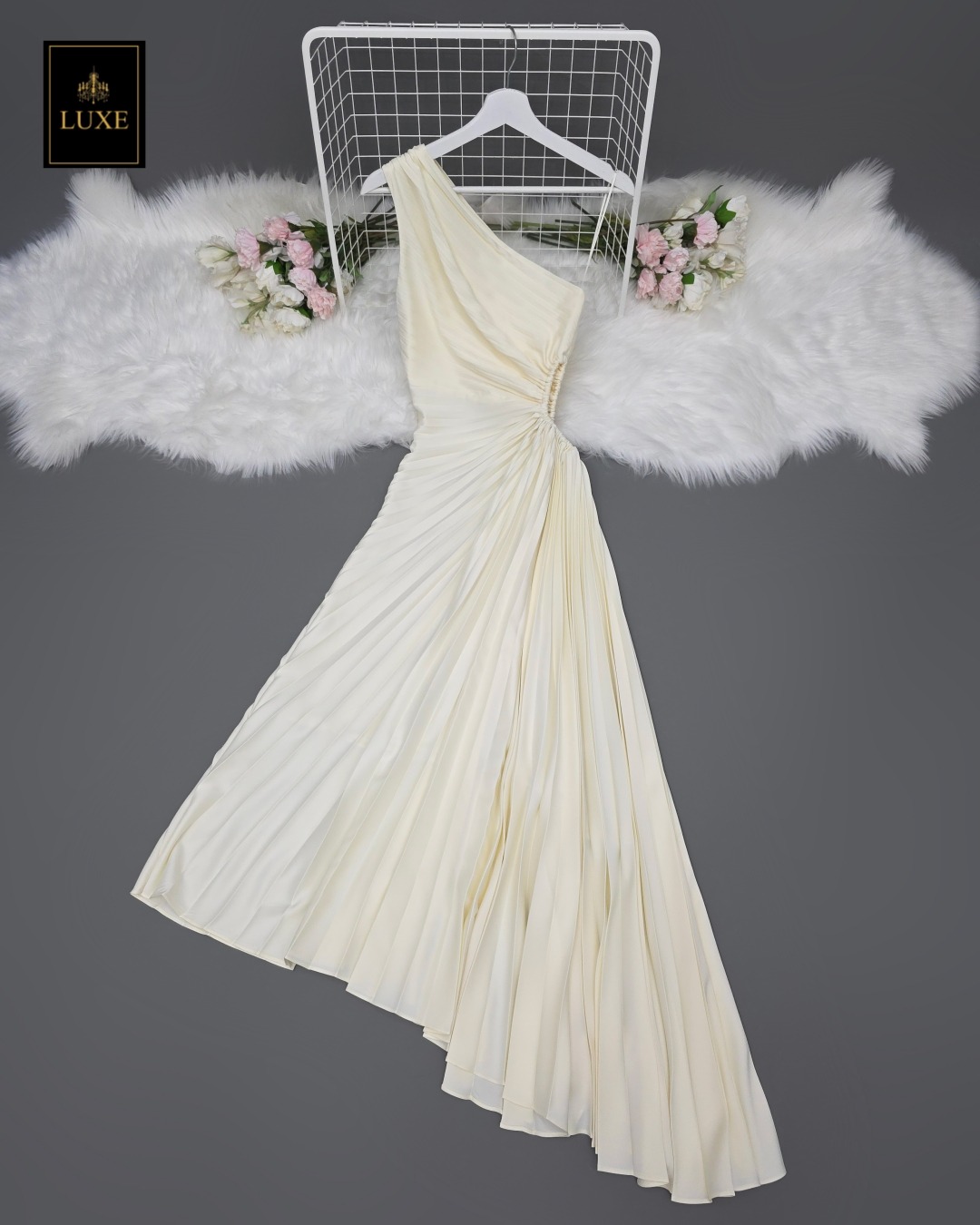 เดรสแฟชั่น เดรสเสื้อไหล่เดียว กระโปรงยาวชายเฉลียง อัดพลีททั้งตัว