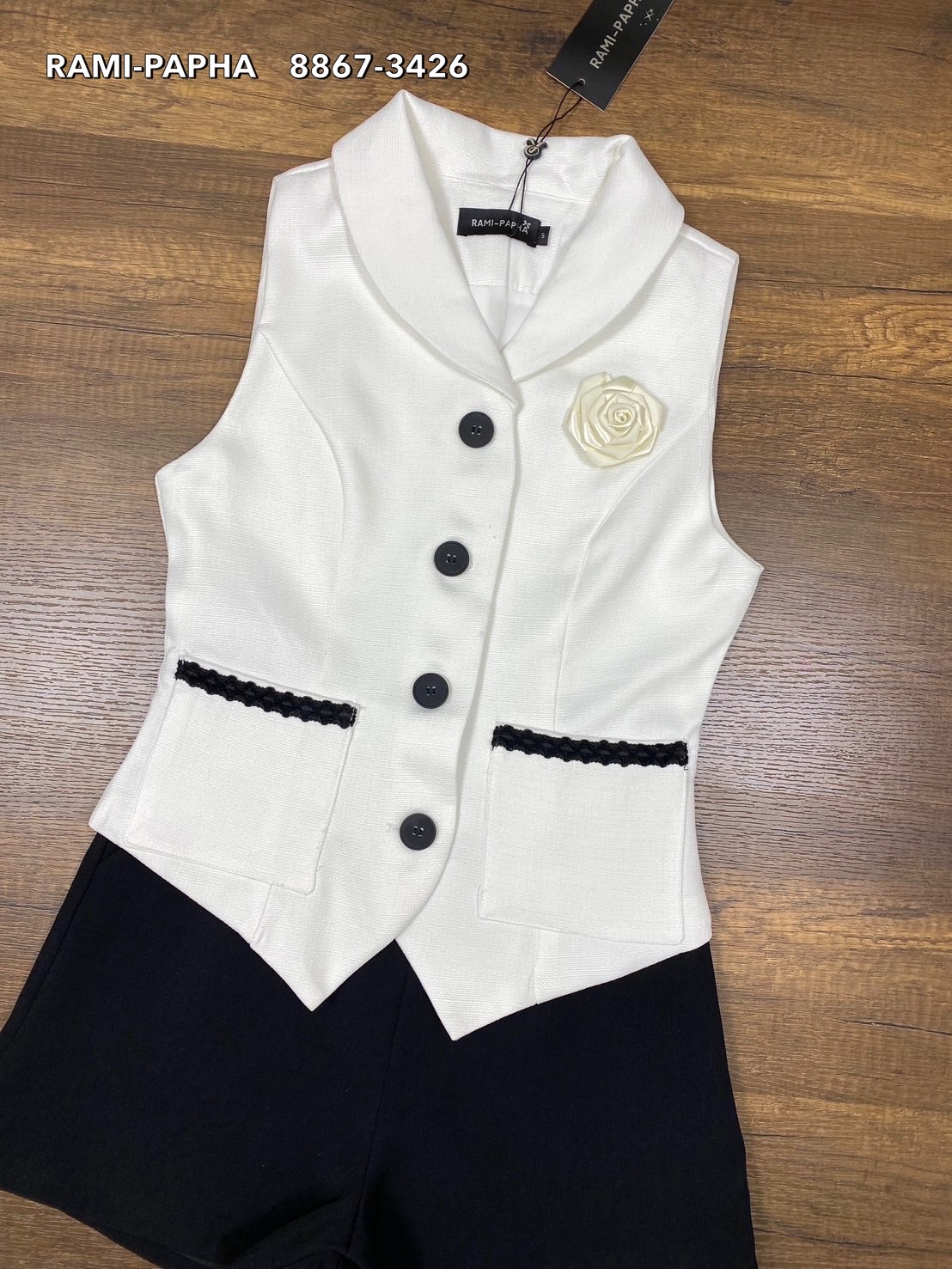 ชุดเซทแฟชั่น ชุดเซต3ชิ้น คุ้มมาก!! เสื้อคอปกสีขาวเนื้อผ้านุ่มอย่างดีมีเทคเจอร์