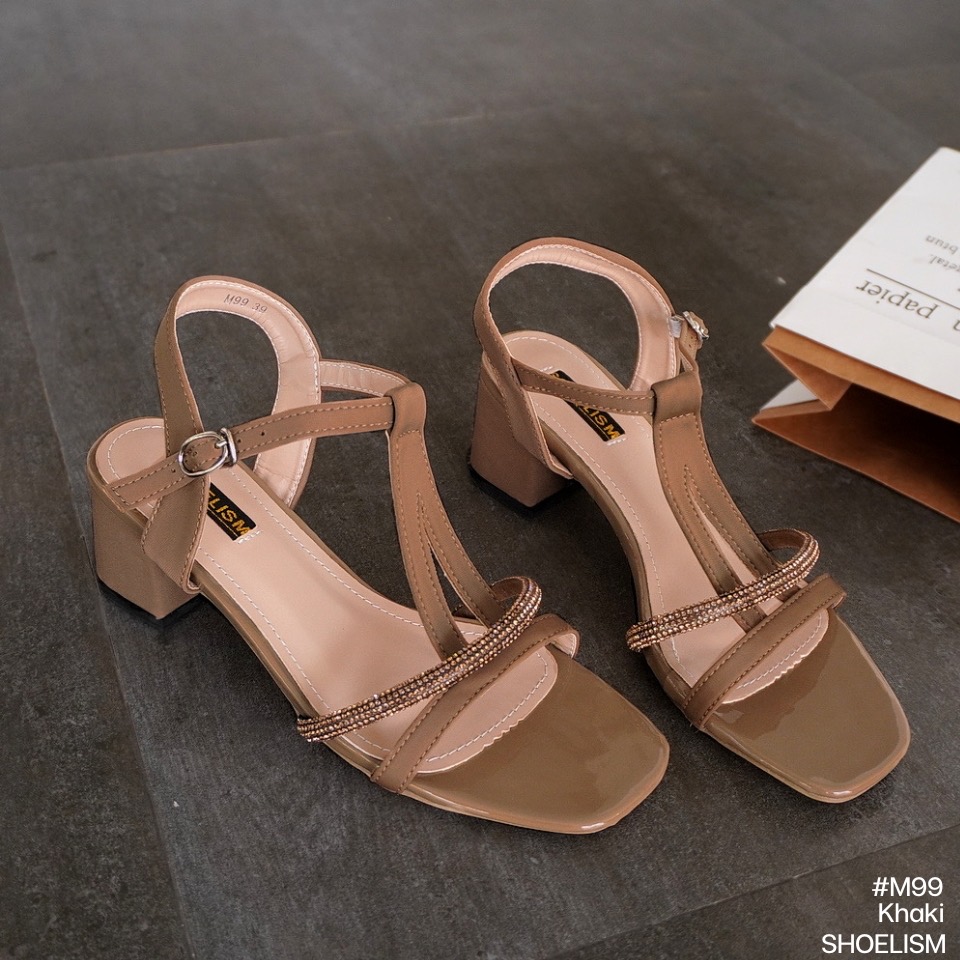 สวยขนาดนี้ ไม่มีจะไหวเหรอ? รองเท้าส้นสูง แต่งคริสตัลเพิ่มความเรียบหรู ใส่เดินสับแบบตัวแม่ สายสามารถปรับระดับได้ มีให้เลือก 3 สี สวยทุกสีเลยค่าา!