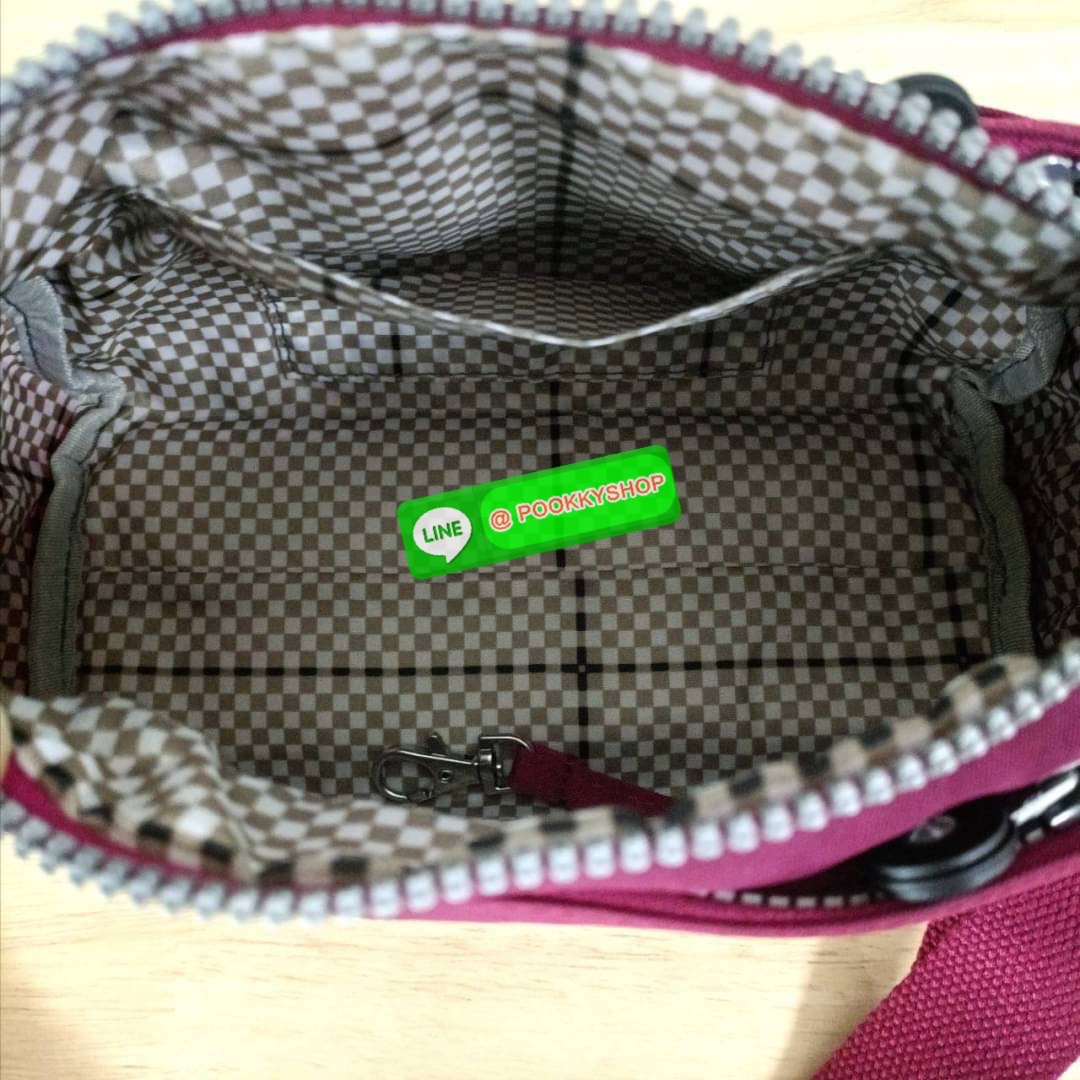 KIPLING Mini Crossbodybag กระเป๋าสะพายข้างขนาดกะทัดรัด ผลิตจากวัสดุ Nylon + ซับใน Polyester100% มีช่องใช้งานแยกย่อยมากถึง 4 ช่อง -ด้านหน้ามีช่องซิป 2 ช่อง -ช่องหลักโล่ง กว้าง จุของใช้ได้เยอะ -ด้านหลังมีช่องซิปอีก 1 ช่อง มาพร้อมพวงกุญเเจลิง สายสะพายยาวสมาร