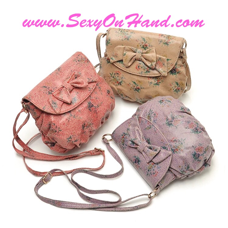 กระเป๋าสะพายข้าง วีพาสเทล ลายดอก สีพาสเทล สวยเฟร่อ งานยุโรปคะ สินค้าจำนวนจำกัดจร้า Size :9"x7.5"