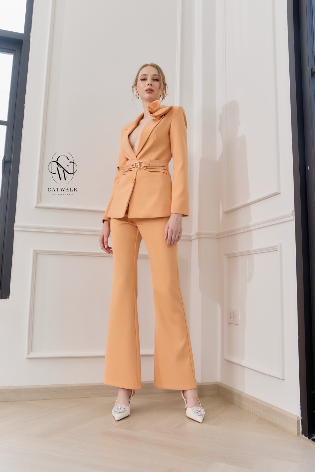 ชุดเซทแฟชั่น กับSet BLAZERปกดอกไม้+เข็มขัด+กางเกงทรงสวย