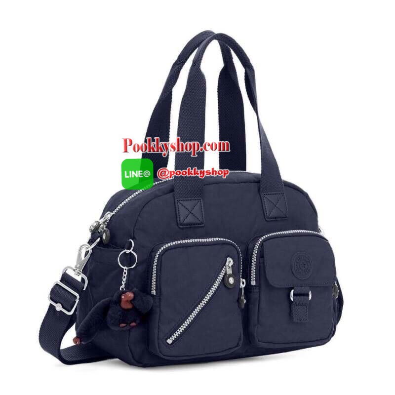 Kipling Women’s Defea Top-Handle Bag กระเป๋าถือหรือสะพายทรงตั้งสวย มีช่องใส่ของแยกเป็นสัดส่วนทั้งด้านในและนอก มีสายสะพายถอดและปรับความยาวได้ฟรีไซส์ มาพร้อมพวงกุญแจลิง น่าใช้คุ้มค่ามากๆจ้า