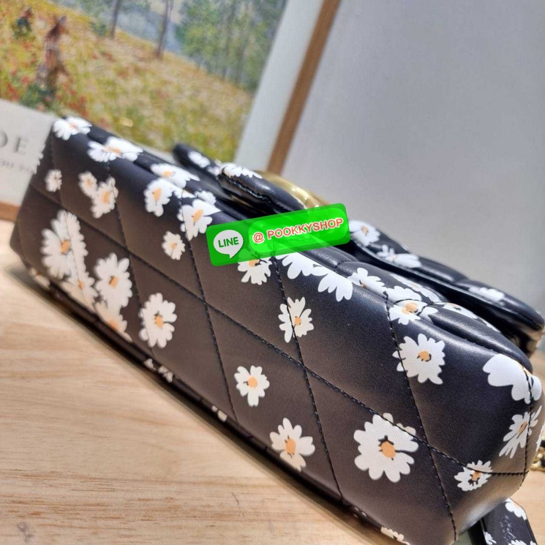 COACH CR705 TABBY SHOULDER BAG 26 WITH QUILTING AND FLORAL PRINT 🔆 Details ไอเท็มใหม่ สวยเกินเรื่องไปมาก! ดีไซน์ลวดลายดอกไม้สดใสตัดกับโทนสีคลาสสิคได้อย่างลงตัว