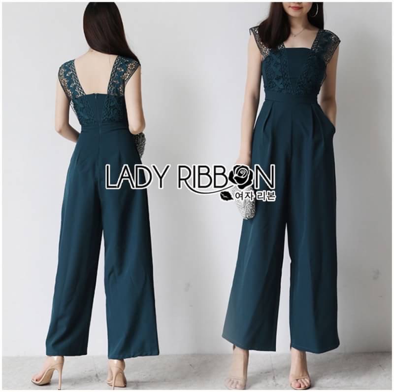 Lady Ribbon's Made Lady Veronica Feminine Chic Lace & Crepe Jumpsuit จัมป์สูทผ้าเครปตกแต่งลูกไม้เรียบๆ ตัวนี้เหมาะกับสาวออฟฟิศแต่งตัวไปทํางานเก๋ๆแบบเฟมินีน หรือจะใส่ไปเที่ยวช่วงวันหยุดก็ดูดีค่ะ ตัวชุดจะเป็นทรงเกาะอก แต่มีสายเป็นผ้าลูกไม้ขึ้นมาจากเอว