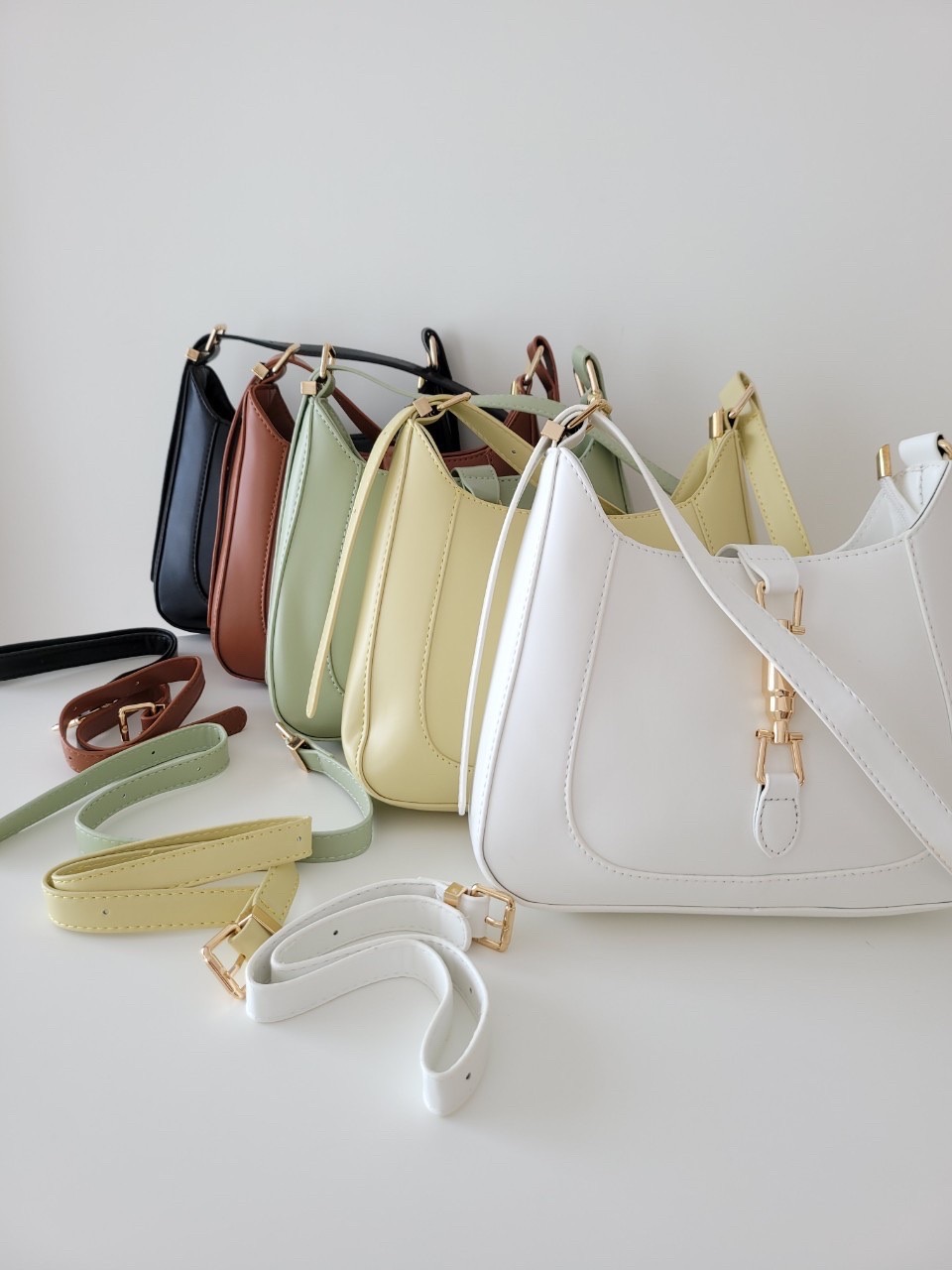 รุ่นใหม่✨ พร้อมส่ง!!!!!! Rosy bag (BP) เริ่ดได้เชิ่ดได้ กระเป๋าสะพายหนังลุคคุณหนูคุณนาย มีสายสำรองไว้ให้ต่อเพิ่มความยาวสะพายแบบcrossbodyได้ มีให้เลือก5สี