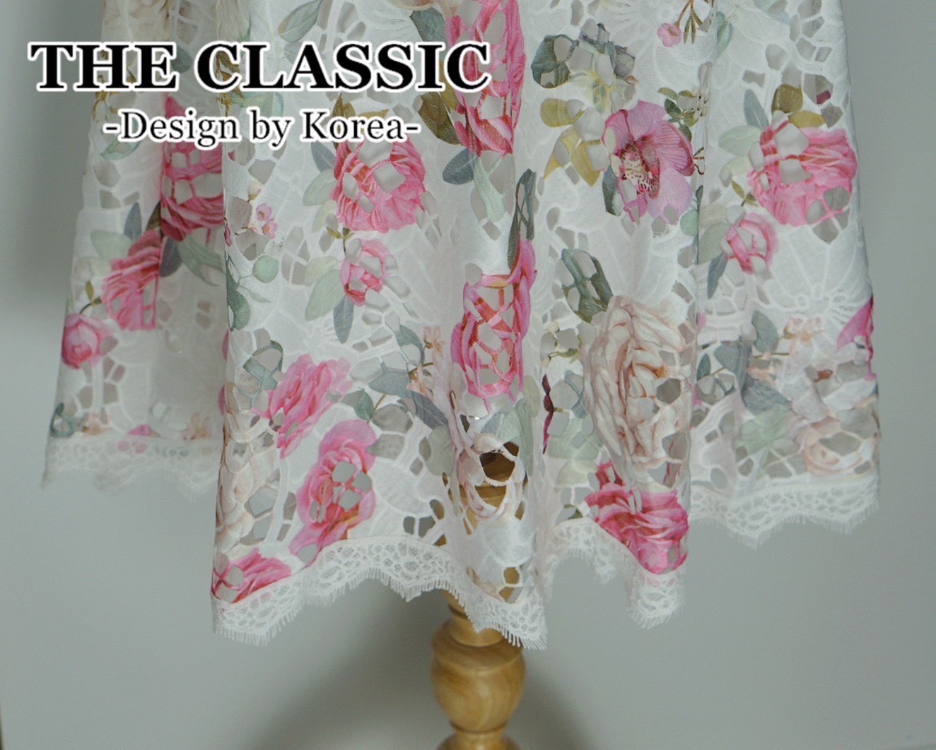 เดรสแฟชั่น เดรสลูกไม้ยาวลายดอกไม้ใช้ผ้าลูกไม้เนื้อหนาอย่างดีขึ้นลวดลายแน่นชัดสวย