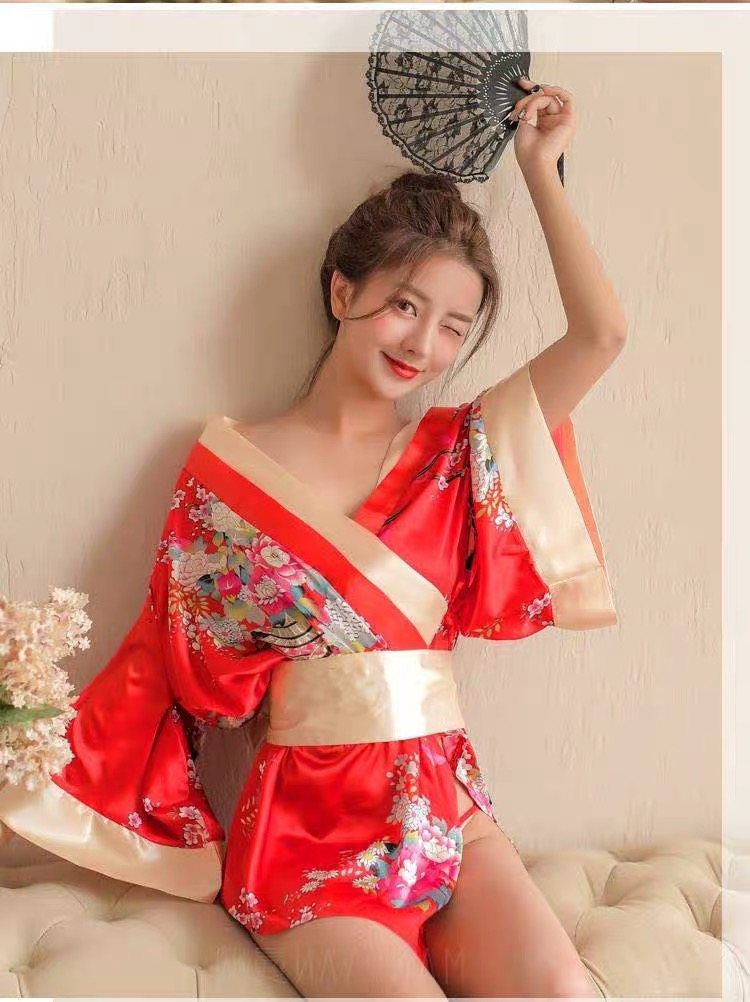 ชุดกิโมโน ซากุระ สีแดง ทอง แต่งสายคาด โบว์สำเร็จรูป สำเนา สำเนา