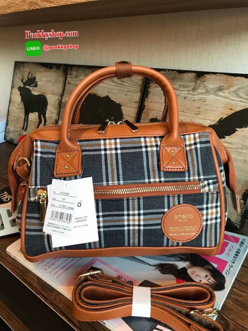 Anello check pattern mini 2 way Boston คอลเลคชั่นใหม่ล่าสุด!!ของรุ่น2way mini boston วัสดุผ้าแคนวาส ลายสก็อต และขอบบนล่างและด้านหลัง ลายสก็อตต้อนรับปลายปีที่ดูมีสีสันชวนหลงใหล รูปแบบและดีไซน์ยังคงใช้งานได้ดีเหมือนเดิม ราคาสุดคุ้มโดนใจห้ามพลาดนะคร้า!!