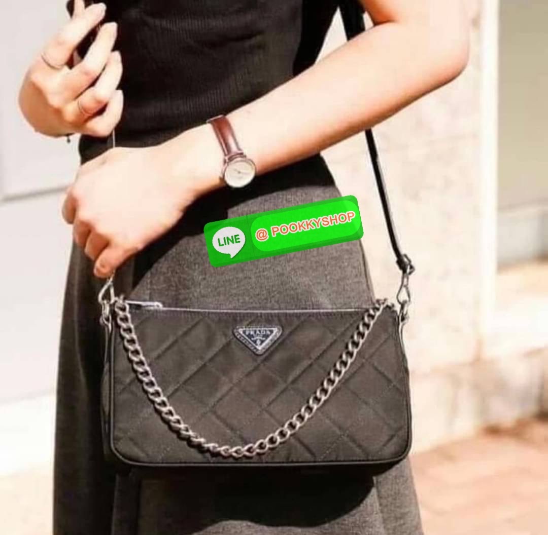 New Arrivals!!! PRADA BAG VIP GIFT WITH PURCHASE (GWP) พรีเมี่ยมกิ๊ฟสุดหรู จากแบรนด์PRADA วัสดุNylon กันน้ำ ขนาดกำลังดี อะไหล่เงิน ด้านในโล่งมี1ช่องซิป สายยาวถอดสายได้ ปรับระดับได้ น้ำหนักเบา มาพร้อมถุงผ้าและกล่องแบรนด์สุดหรู ไม่ควรพลาดเลยค่า