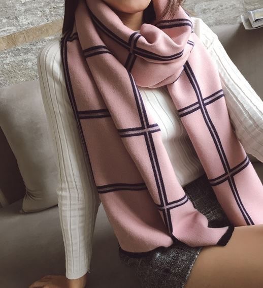สินค้าพร้อมส่ง ผ้าพันคอสีทูโทนผืนใหญ่นำเข้า มีลายทั้งสองด้าน โทนสีสวยแมทง่าย วัสดุผ้าทอขนแคชเมียร์หนา นุ่ม ติดใจทุกราย เป็นไอเทมที่ควรมีติดตู้เสื้อผ้าเลยจ้า
