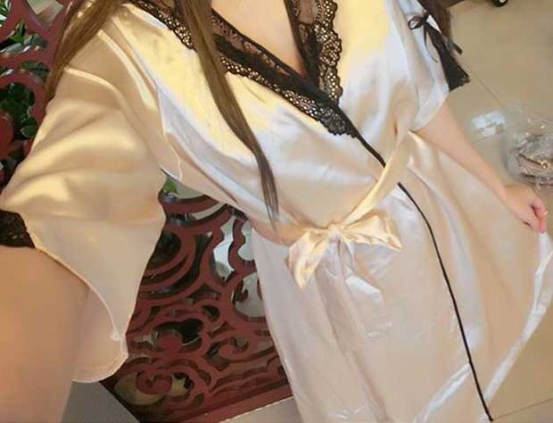 Set ชุดนอน เซ็ทชุดคลุมนอน+ สายเดี่ยวสีแชมเปญ แต่งลูกไม้ดำ