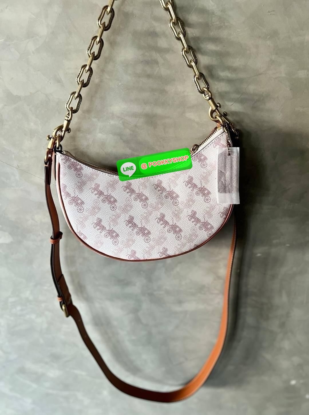 COACH MIRA SHOULDER BAG((CM582//583)) 💌เอาอะไรมาไม่คุ้ม ใบเดียวเอาอยู่ตลอดวันไม่ว่าจะตอนกลางวันหรือใช้ไปปาตีร์กลางคืน! หนังแท้อย่างดี นิ่มสวยคลาสสิคมากๆ