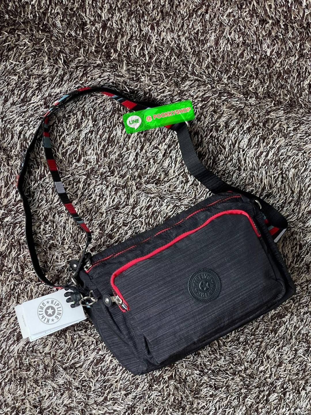💕Kipling Silen Crossbody Bag กระเป๋าสะพายไหล่ช่วยเพิ่มความโมเดิร์นไม่ตกเทรนด์ให้กับลุคตามสไตล์การแต่งกายของคุณมากขึ้น มีน้ำหนักเบา พกพาไปไหนมาไหนได้สะดวก ใส่สิ่งของได้ครบครันโดยไม่ต้องกังวล นอกจากนี้ ยังมีสายสะพายที่ปรับระดับได้ มีช่องใส่ของเพิ่มเ