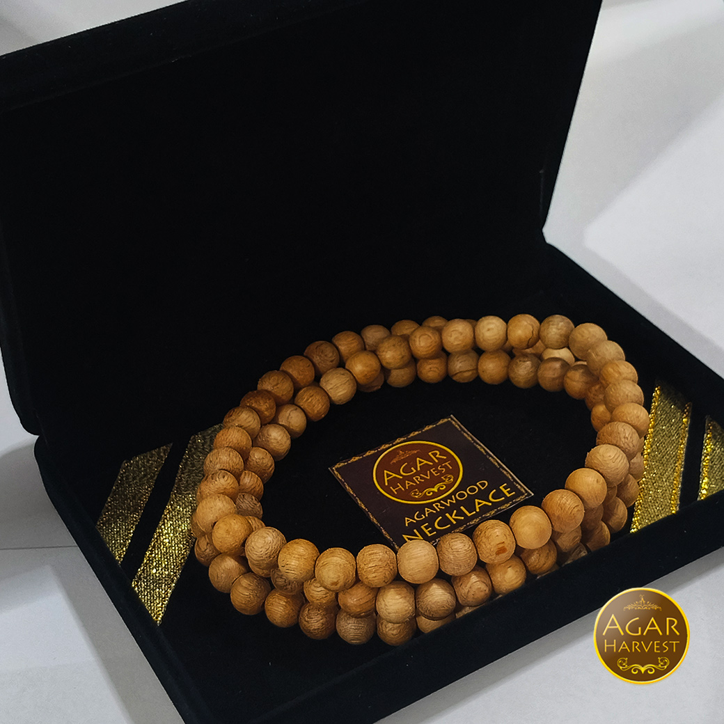 สร้อยคอ ลูกปัด ลูกประคำ มาลา จากแก่นไม้หอมกฤษณา ในกล่องกำมะหยี่ สวยหรู (108เม็ด 8มิล) Agarwood Beads Necklace with Box (108 Beads) 8mm / Mala, Rosary 1 Unit