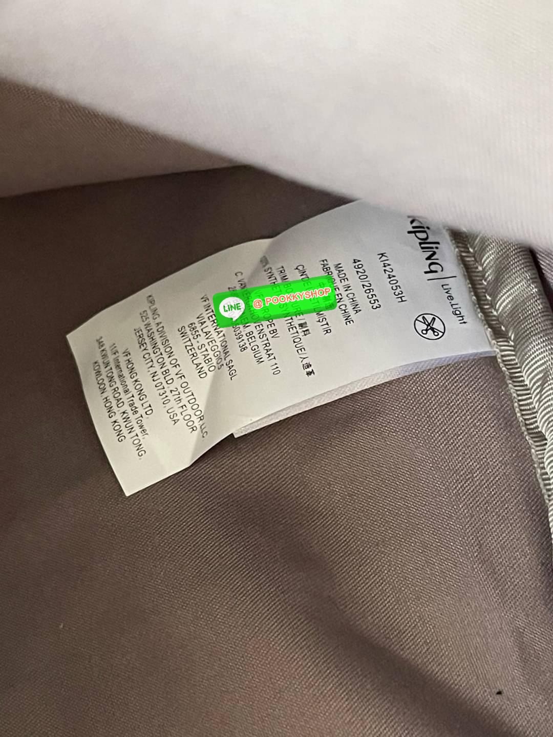 KIPLING Delia Medium Backpack with Front Pocket and top handle คอลเลคชั่นใหม่ล่าสุดจาก Paka Premium เป้ไซส์ขนาดกลางกำลังดีที่สามารถสะพายใช้งานได้ทุกวัน วัสดุ Polyester100% อะไหล่สีRose goldทั้งหมดรวมถึงเจ้าพวงกุญแจmonkeyและพู่หนังrubber เพิ่มความหรูหรา คอ