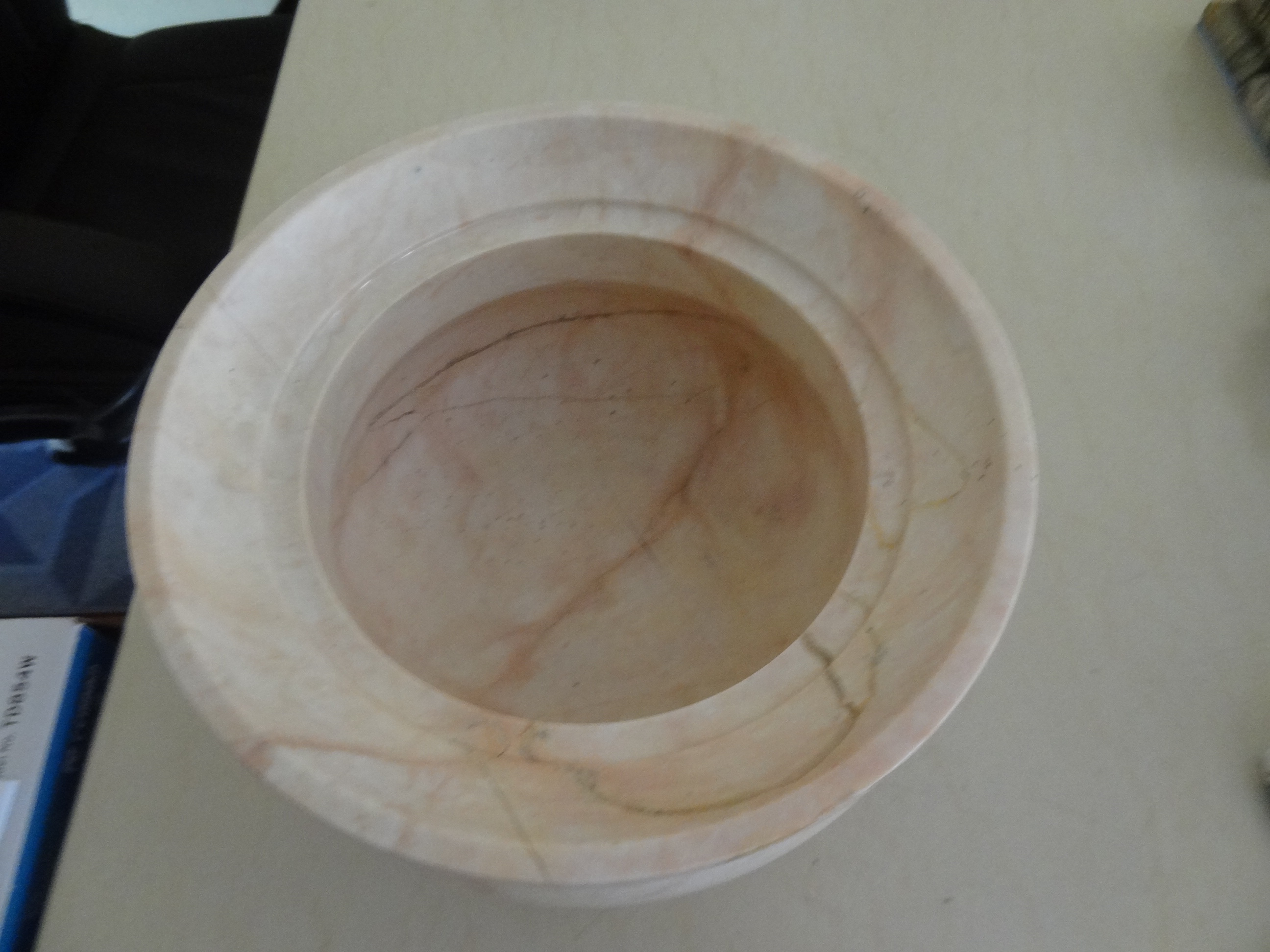 กระถางธูป หินอ่อน ขนาด 7 นิ้วสูง 10 เซนติเมตร กว้าง 18 เซนติเมตร