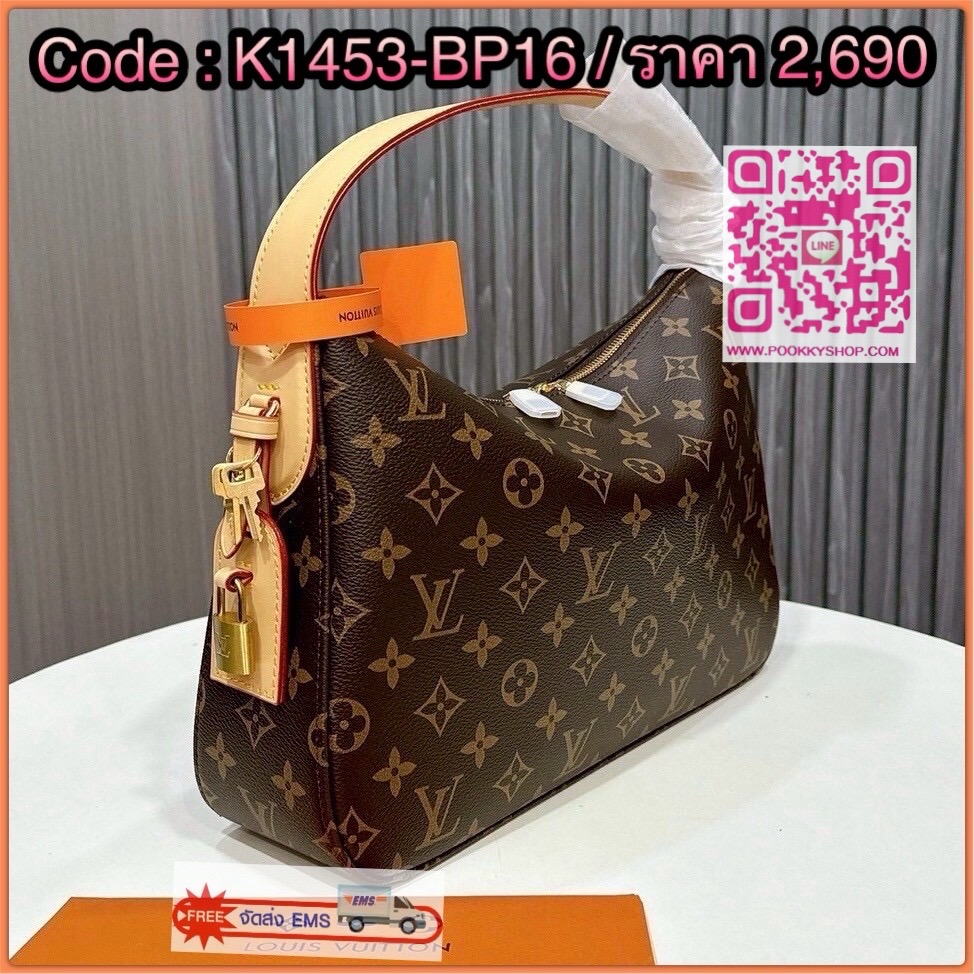 🕊️ พร้อมส่ง | LV Slouchy PM bag กระเป๋าสะพายทรงโฮโบดีไซน์คลาสสิค ใบใหญ่กำลังสวย โดดเด่นด้วยรูปทรงเป็นเอกลักษณ์ ใช้งานได้สะดวกคล่องตัว เหมาะสำหรับพกพาเดินทางและใช้งานได้ทุกวัน ลายโมโนแกรมแคนวาสสุดไอคอนิก เสริมความสง่างามด้วยอะไหล่สีทอง งานจริงสวยมา