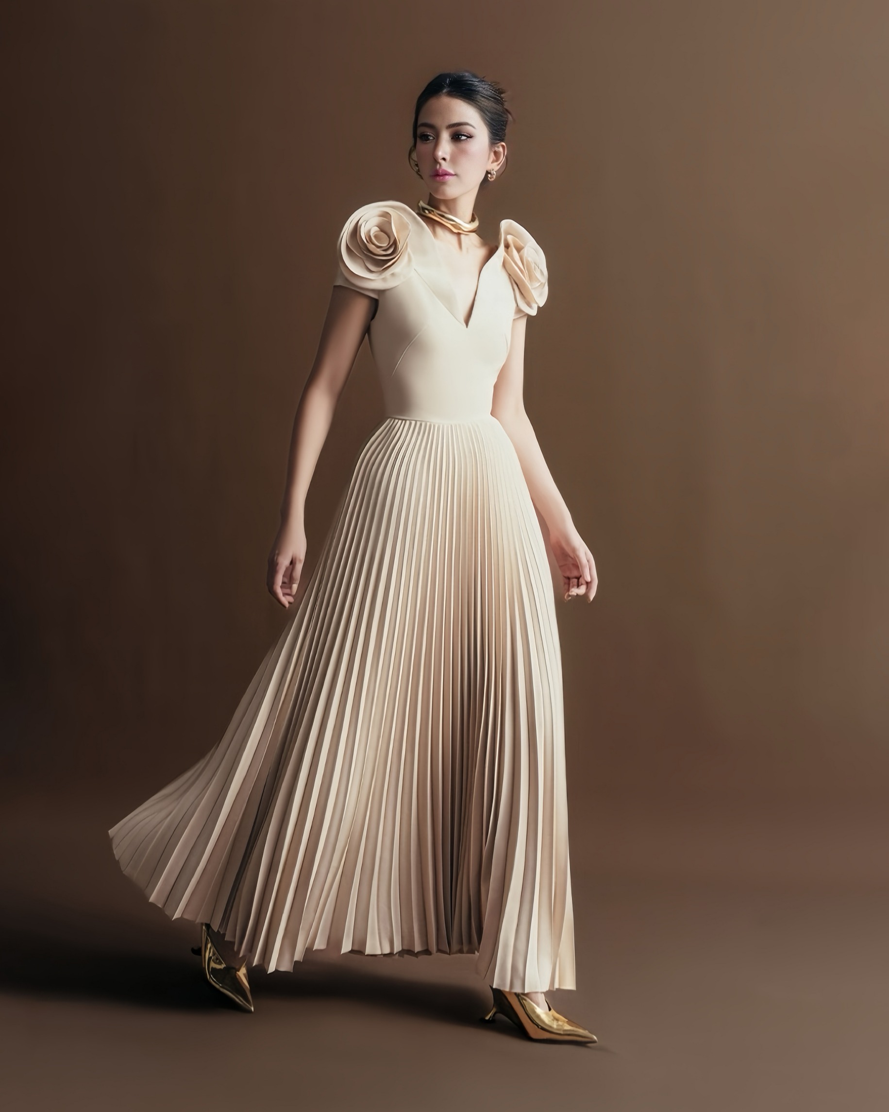 เดรสแฟชั่น เดรสเสื้อคอวีแขนกุด กระโปรงพลีทรอบตัว