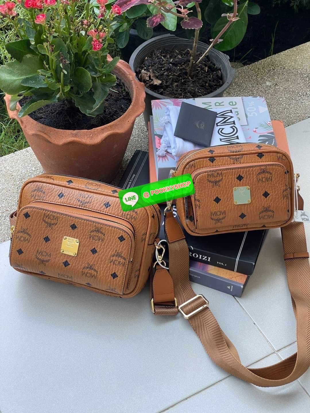 ð MCM KLASSIK CROSSBODY in Visetos( Small )āļāļĢāļ°āđāļāđāļēāļāļĢāļāļŠāļāļāļāļĩāđ Klassik āļāļĩāđāļĄāļĩāļĨāļąāļāļĐāļāļ°āļāļĢāļāļāļēāļĄāļāļ·āđāļ āļāļāļāđāļāļāļŠāđāļāļĨāđāļāļĨāļēāļŠāļŠāļīāļ āđāļāļĢāļāļŠāļĢāđāļēāļāļāļĢāļ°āđāļāđāļēāļāđāļģāļŦāļāļąāļāđāļāļēāļĄāļāļāļāļīāļŠāļĢāļ°āđāļŦāļāļ·āļāļāļąāđāļ āļāđāļēāđāļāđāļāļĨāļ·āļāļāļāļīāļ§āļĨāļēāļĒ Visetos āļāļąāļāđāļāđāļāđāļāļāļĨāļąāļāļĐāļāđāļāļāļmcm āđāļāļāļĩāđāļāļ·āļāđāļāļāđāļāļŠāļāļāļĢāļĩāđāđāļāļāđāļŪāļāļāđāļāļĢāļĩāļāļĩāđāļŠāļĄāļāļđāļĢāļāđāđāļāļāļāļĩ