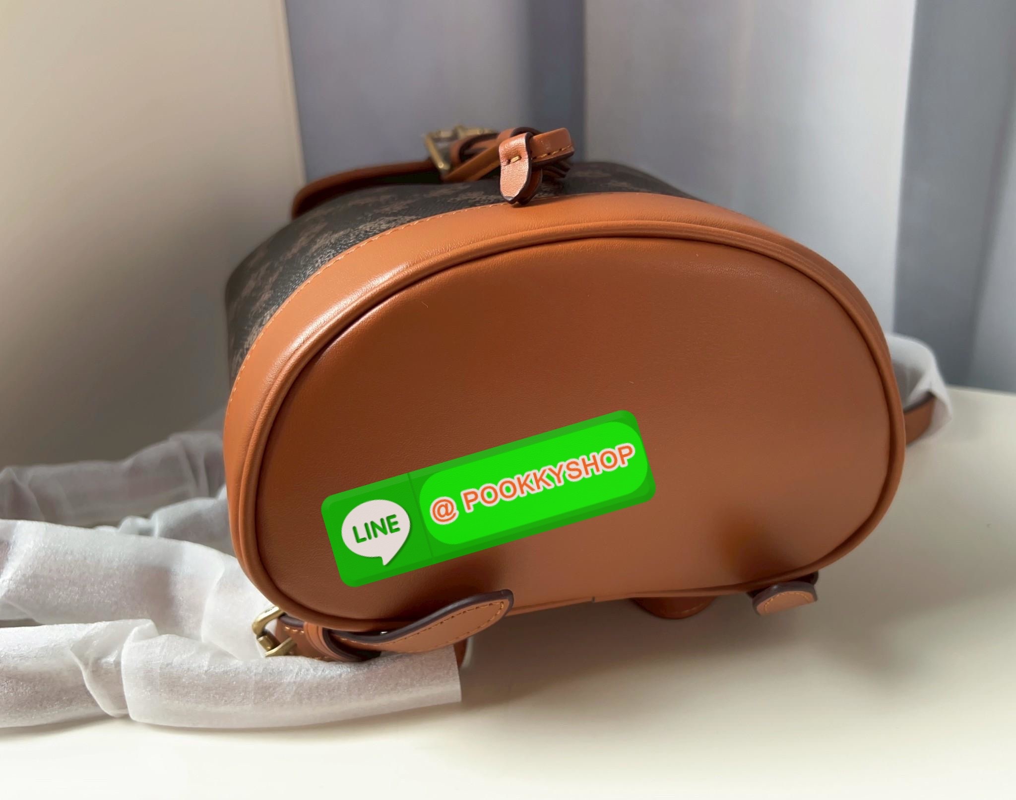 NEW ARRIVAL! **สินค้าเข้าใหม่** COACH HARPER BACKPACK WITH HORSE AND CARRIAGE PRINT ((CAM31)) 🔖พร้อมส่งใหม่ล่าสุด! กระเป๋าสะพายมีหูหจับด้านบน ที่สามารถพกพาไปไหนมาไหนได้ตลอดเวลา หนังแท้อย่างดีนิ่มสวย((หนังไม่แข็งทื่อนะคะ))ตัวกระเป๋าปริ้นท์ลายรถม้าอ