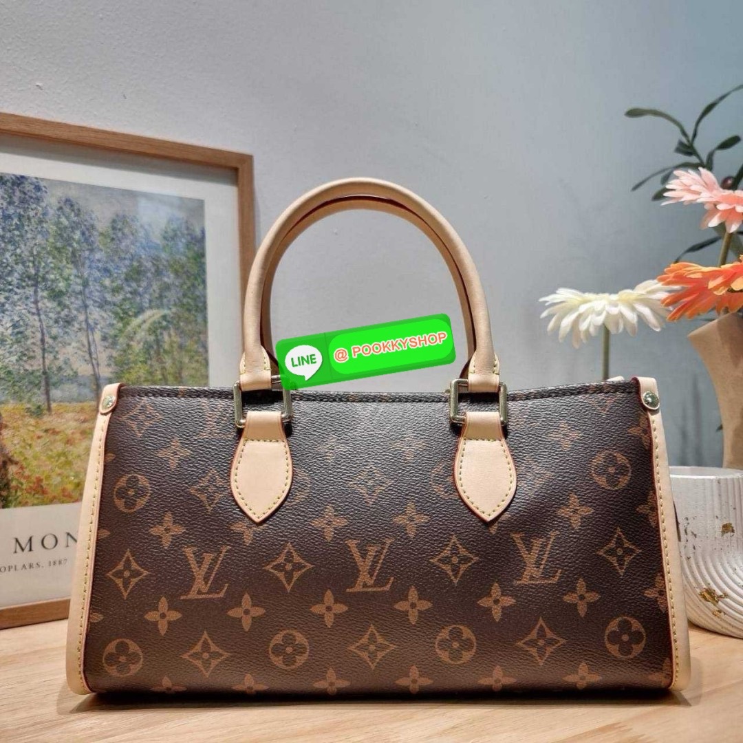 LV popincourt handle bag 🔆 Details ไอเท็มสุดคลาสสิคหายาก กระเป๋าถือดีไซน์หรู ด้วยความเป็นโมโนแกรมเอกลักษณ์ สวยดูแพง ขนาดกำลังสวย ทำให้ถือไปไหนมาไหนได้คล่องตัว
