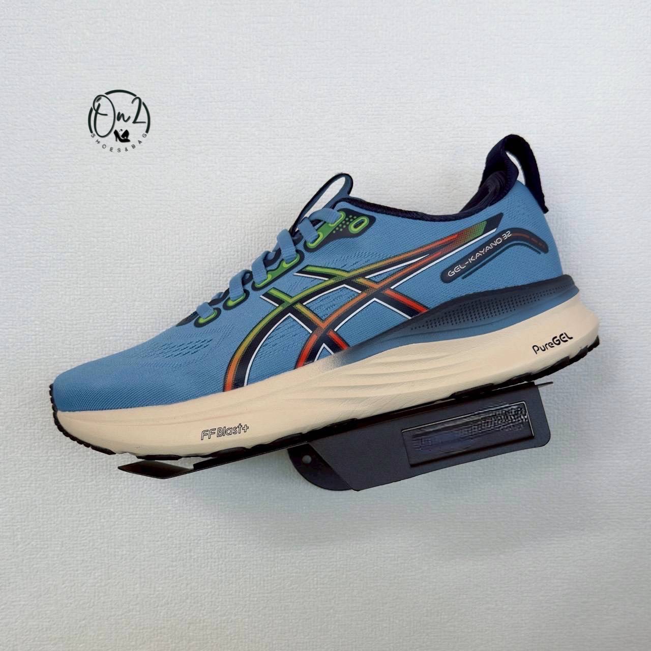 🏃♂️ Asics Gel-Kayano 32 สายวิ่ง สายยิมห้ามพลาด! รุ่นนี้ตอบโจทย์ทั้งมือใหม่และนักวิ่งจริงจัง เบา นุ่ม เด้ง ใส่วิ่งแล้วรู้สึกเหมือนลอยได้!พื้น ซัพพอร์ตดีเยี่ยม ลดแรงกระแทกได้สุด ดีไซน์สวย สปอร์ต ใส่เที่ยวก็ยังได้ แมทช์ง่ายทุกลุค