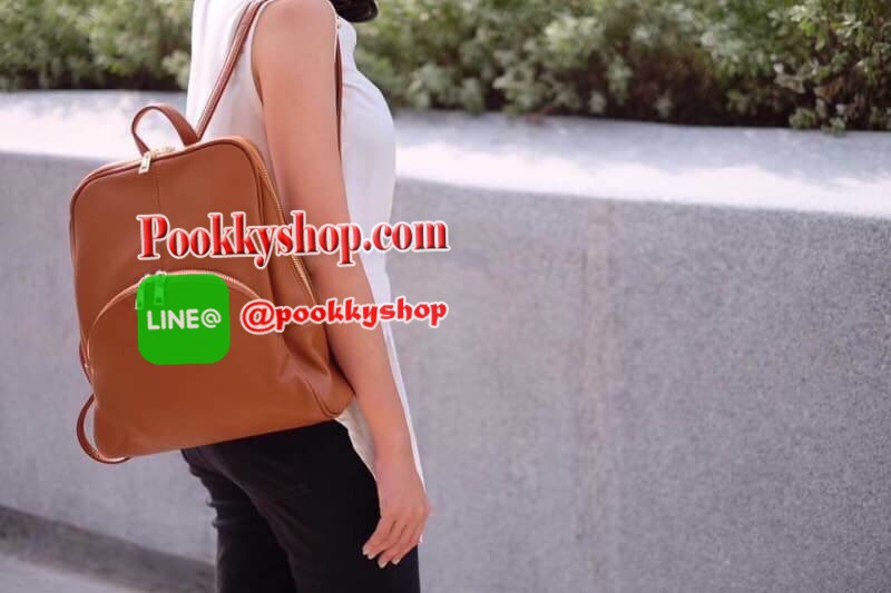 New Arrival ทางร้านได้กระเป๋าเป้รุ่นที่ขายดีมากๆจากแบรนด์ Luxe มาค่ะ ตัวหนังพียูสวยมาก เนื้อนิ่ม เหมือนหนังแท้ ใบนี้รูปทรงเรียบๆใช้ได้บ่อยทุกเวลาคะ น้ำหนักเบามากเพียง 460 กรัม มีมาให้เลือกถึง 3 สี สีดำ สีน้ำตาล และสีน้ำเงิน รุ่นนี้พิเศษตรงที่ขนาดสามารถใส่