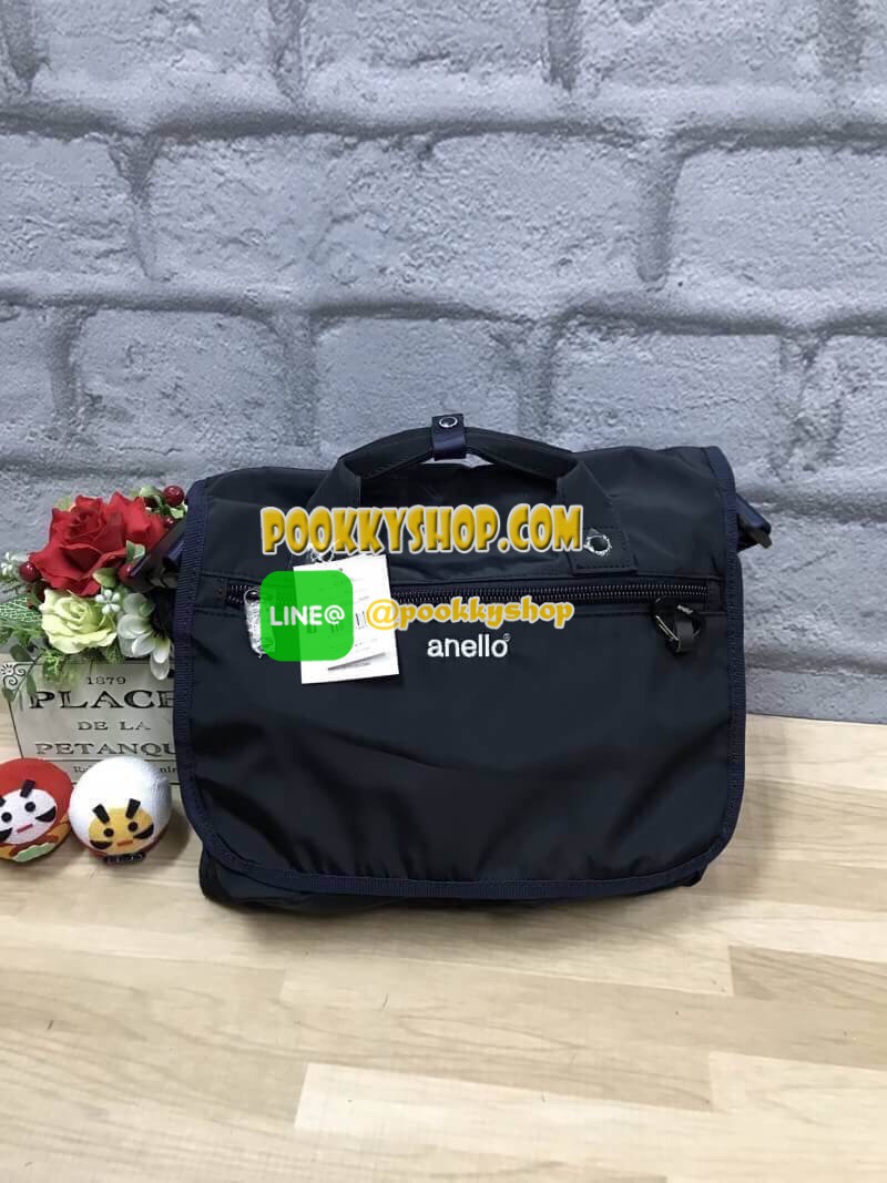 งาน3ป้าย ❤️ 5500 เยน ❤️ ภายในมี วดป Anello urban street nylon shoulder bag ใหม่ชนช้อปกับกระเป๋าถือหรือสะพายแบบ unisex วัสดุผ้าไนล่อน มีคุณสมบัติกันน้ำและน้ำหนักเบา ภายในมีช่องเล็กช่องน้อยแยกเป็นสัดส่วน กว้างและใบใหญ่สามารถใส่เอกสารได้เยอะ ด้