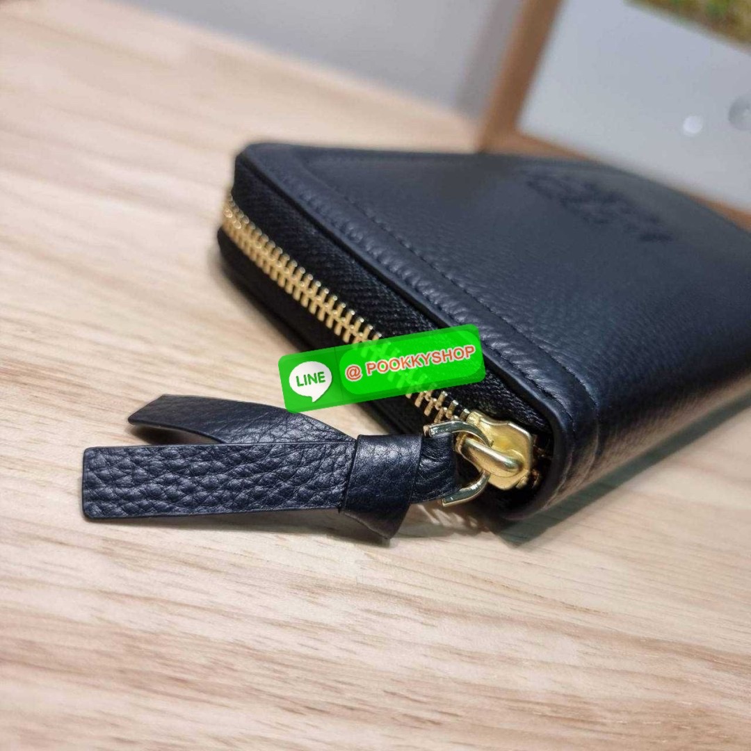 🔆 Model TORY BURCH THEA MULTI GUSSET ZIP CONTINENTAL WALLET 🔆 Details กระเป๋าสตางค์ใบยาวเบสท์เซลเลอร์ ขนาดกำลังพอเหมาะ ดีไซน์เรียบหรู รูดเปิด-ปิดด้วยซิป ภายในแบ่งสัดส่วนไว้ดี ใส่บัตรได้เยอะ ใส่ธนบัตรได้ มีช่องซิปแยกใส่เหรียญได้หรือจะใส่โทร