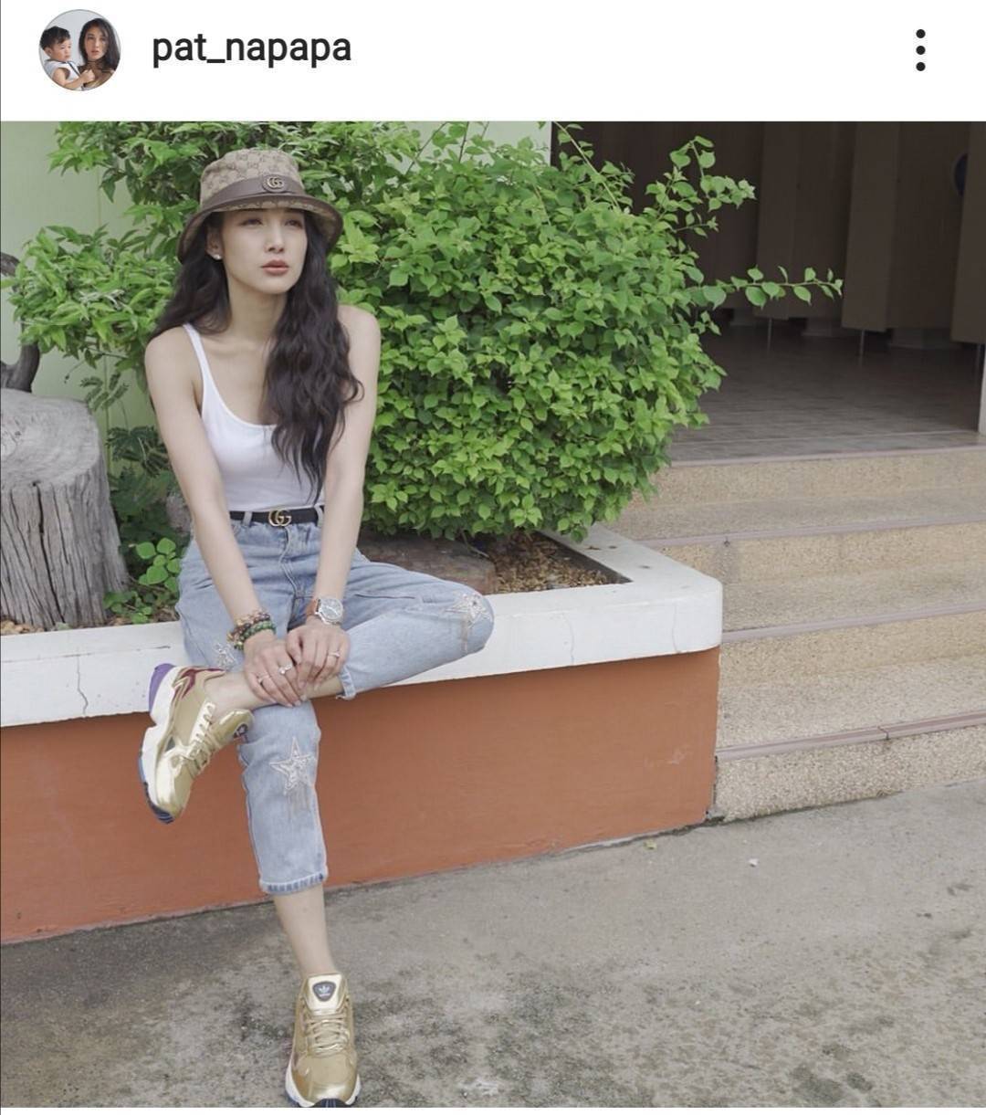 มาเพิ่มแล้วคะ แบบขายดีมั๊กๆ หมวกกุชชี่ มาแล้วจร้าหมวกกุชชี่ หมวกที่ HOT มากๆในตอนนี้.มาพร้อมส่งแล้วจ้า งานเกรด พรีเมี่ยม ใส่ได้ทั้งหญิงและชาย บอกเลยไม่มีไม่ได้แล้วสำหรับรุ่นนี้ งานมาไม่เยอะนะคะ สนใจรีบสั่งนะจ๊ะ