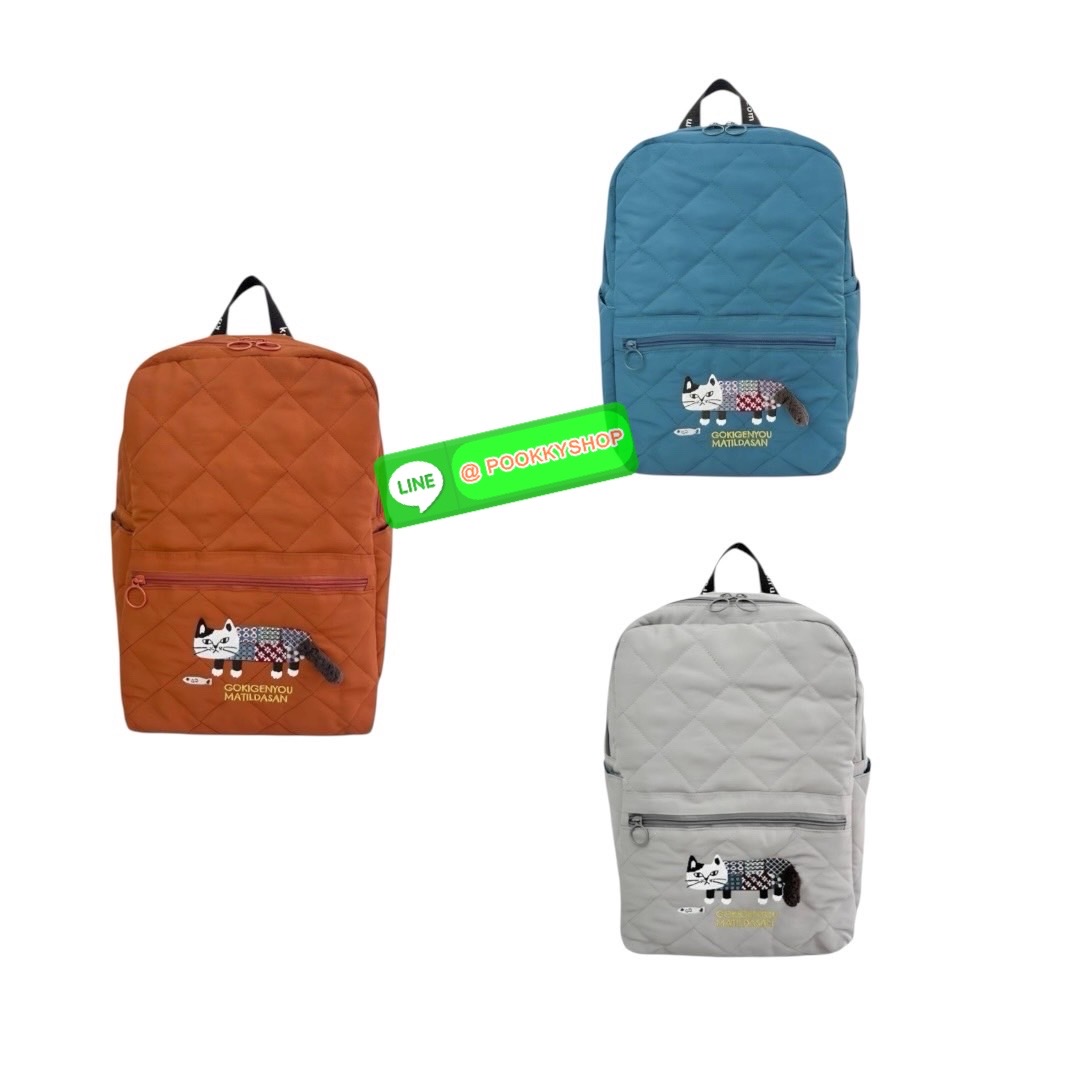 “ New Collection” 2025 Backpack Polyester Cat กระเป๋าควิลท์ใบนี้มีน้ำหนักเบา ใช้งานได้จริง และกันน้ำและคราบสกปรก โดดเด่นด้วยลายปักอันประณีตอันเป็นเอกลักษณ์ของ Matilda บนผ้าควิลท์เนื้อนุ่ม กระเป๋าใบนี้มาพร้อมเทปโลโก้และหูหิ้วพาราคอร์ดเพื่อรูปลักษณ์ที่โดดเด