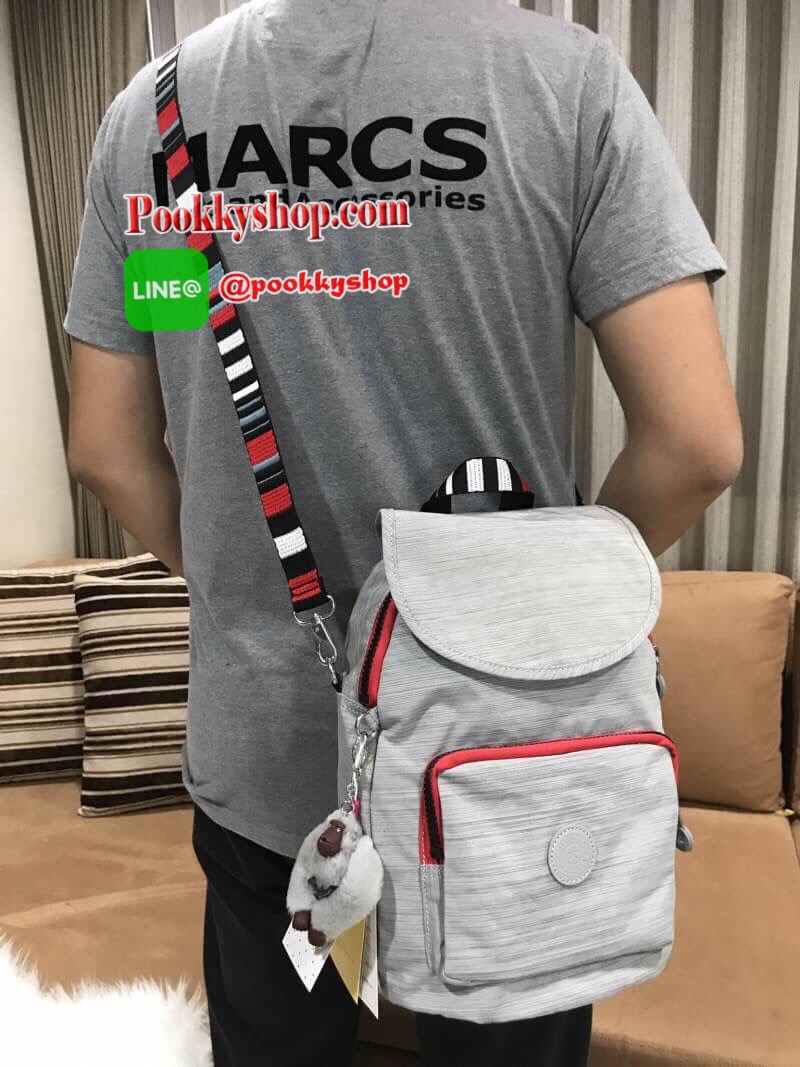 พร้อมส่งความสวย..ราคาสุดคุ้ม! NEW ARRIVAL! KIPLING ART 2WAY BACKPACK กระเป๋าสะพายเป้สไตล์ลำลองรุ่นใหม่ล่าสุดวัสดุ Nylon+Polyester 100% โดดเด่นที่สามารถสะพายได้หลายแบบ ทั้งแบบเป้ หรือใช้สายยาวสะพายไหล่ได้ Crossbodyได้ หูหิ้วเเละสายสะพายลวดลายสวยตามคอนเซปคอ