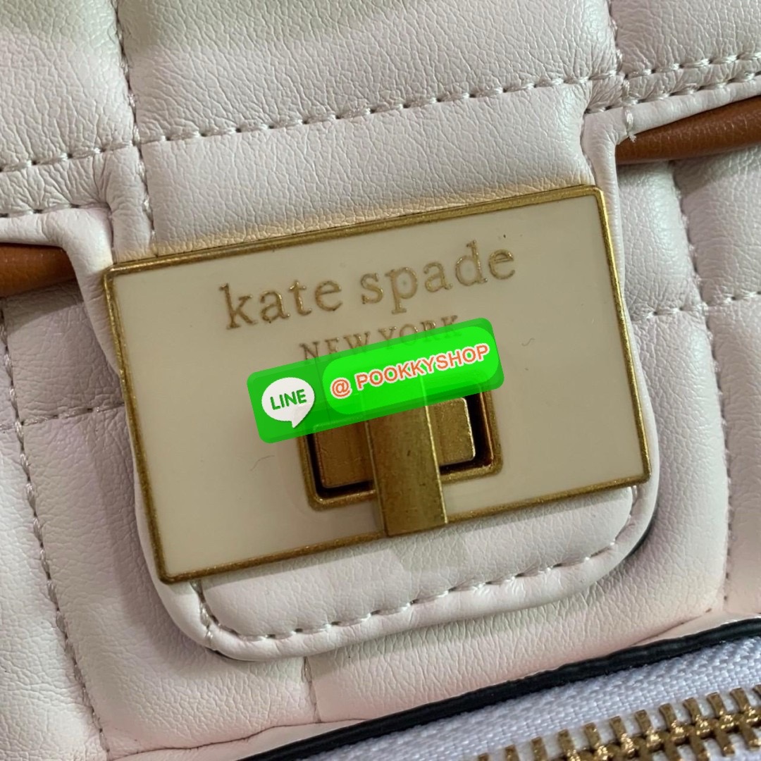KATE SPADE NEW YORK Evelyn Small Quilted Leather Backpack กระเป๋าเป้สะพายหลังไซต์เล็กสุดคิ้ว หนังนิ่มสุดๆเย็บลวดลายตารางทั้งใบ ด้านหน้าตกแต่งต้วยชื่อแบรนด์ มีช่องเล็ก 1 ช่อง เปิด-ปิดกระเป๋าด้วยตัวล็อค ด้านในตัวกระเป๋าโล่งกว้าง จุของได้เยอะ และมีช่องซิปใส่