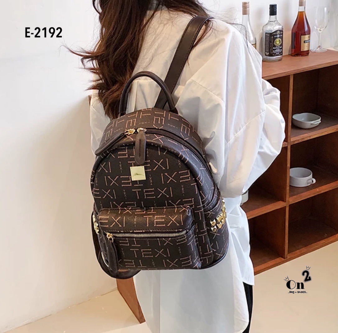 มาแล้วค่า เป้ Collection ใหม่ล่าสุด สวยไม่ไหว รุ่น everyday bag เป้ได้ สะพายได้พกใบเดียวจบ งานซิปใช้งานง่ายค่า