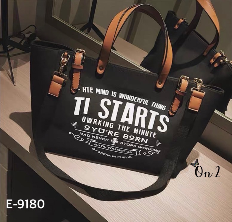 กระเป๋าสะพาย Shopping มาใหม่ หน้าพิมพ์ตัวอักษรภาษาอังกฤษ สายถือแต่งหนัง มาพร้อมสายสะพายยาว