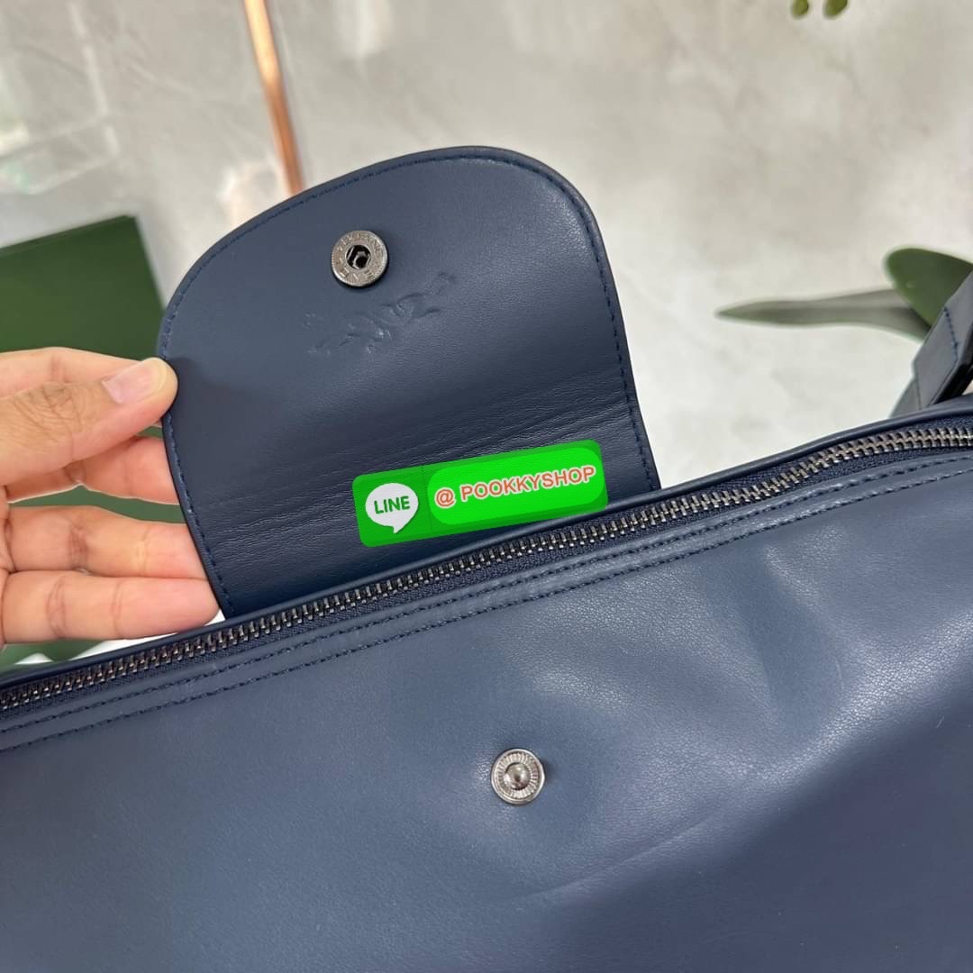 LONGCHAM LE PLIAGE XTRA Hobo bag M กระเป๋าสะพายไหล่ HOBO ออกแบบเพื่อให้ดูเรียบหรูหรา มีความสง่า รูปทรงเก๋ไก๋ วัสดุหนังแกะนิ่มมือ สายสะพายไหล่ปรับระดับได้และถอดออกถือได้ เปิด- ปิด ด้วย ซิป ภายใน ช่องโล่งกว้าง มีช่องซิปแยก ใบใหญ่สามารถใส่ของได้เยอะคะ